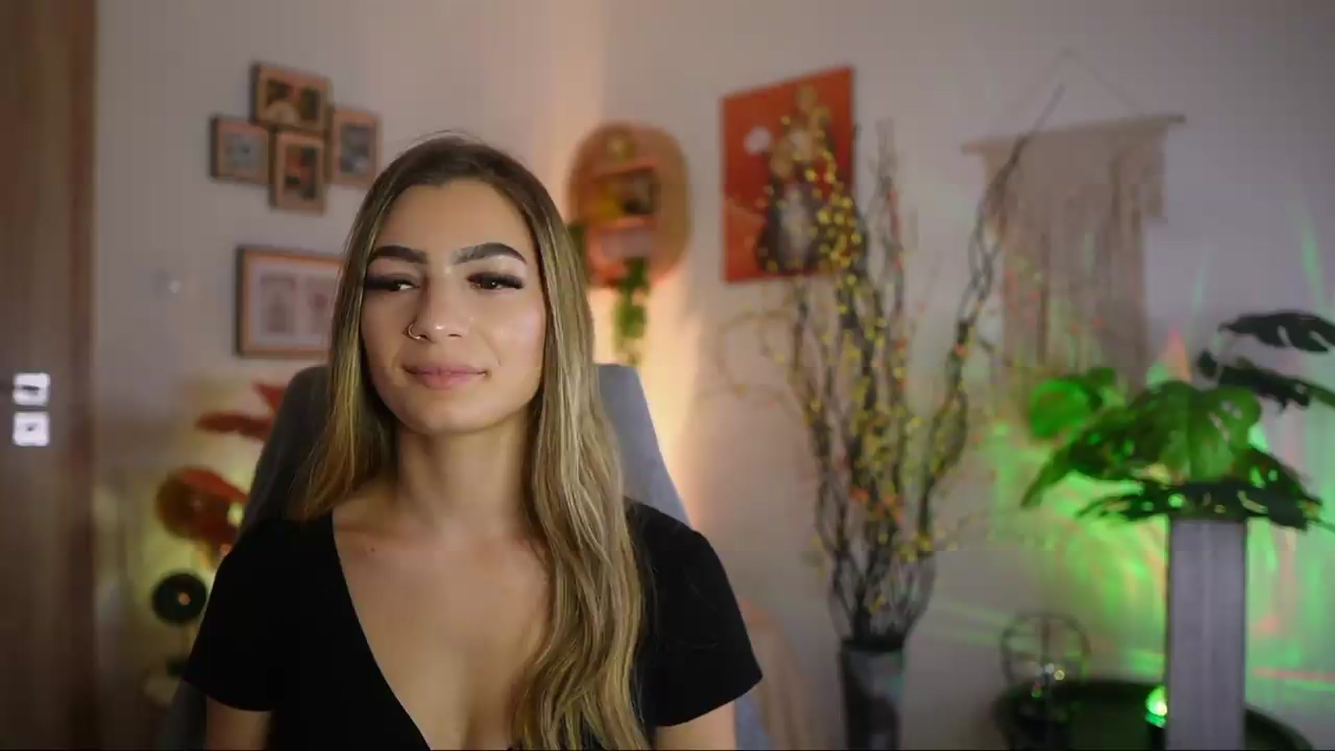 Gallery image thumbnail from Anna_Brie's myfreecams stream on, 09/26/2026, 17:47 image 18 of 20