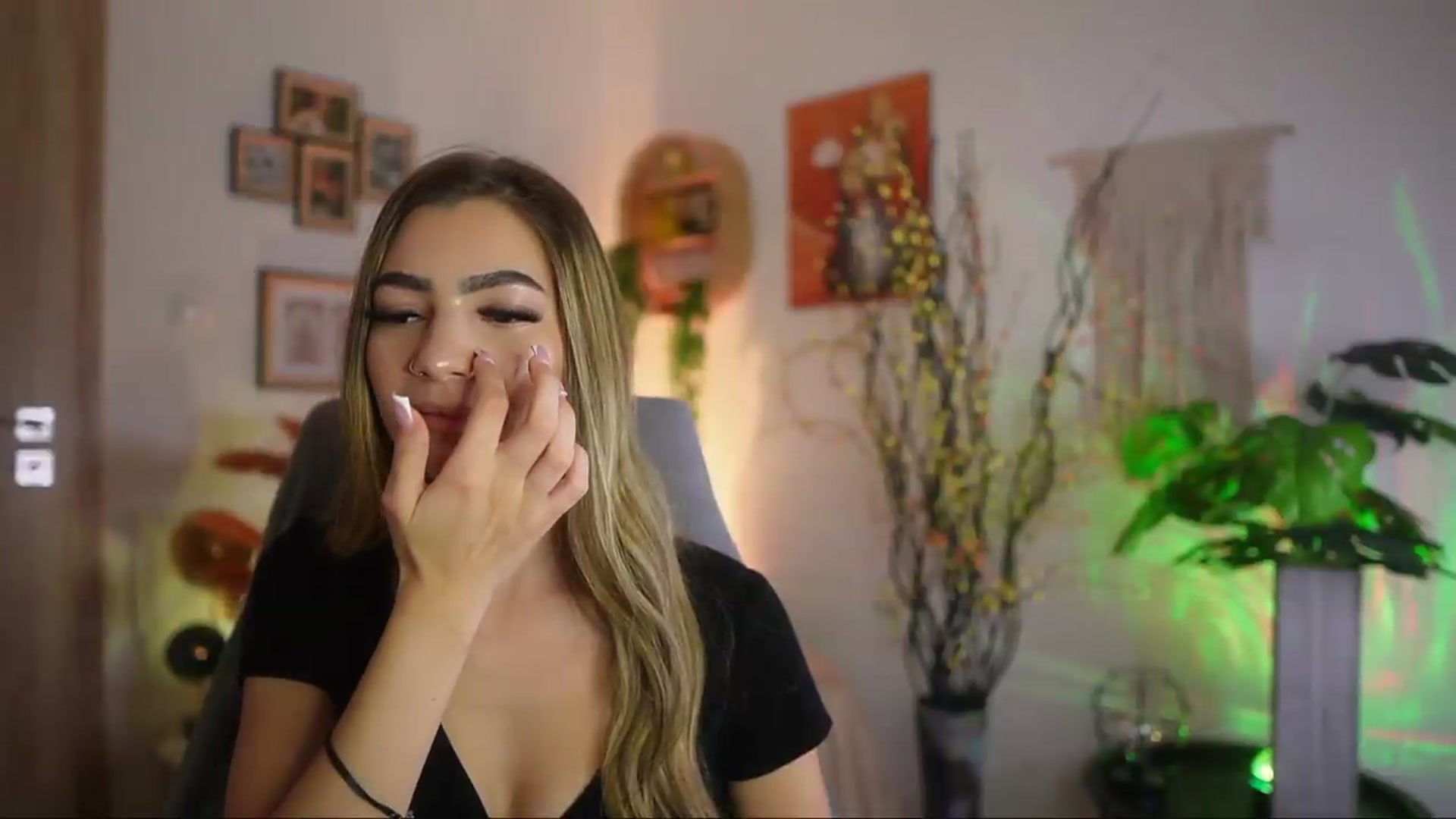Gallery image thumbnail from Anna_Brie's myfreecams stream on, 09/26/2026, 17:47 image 19 of 20