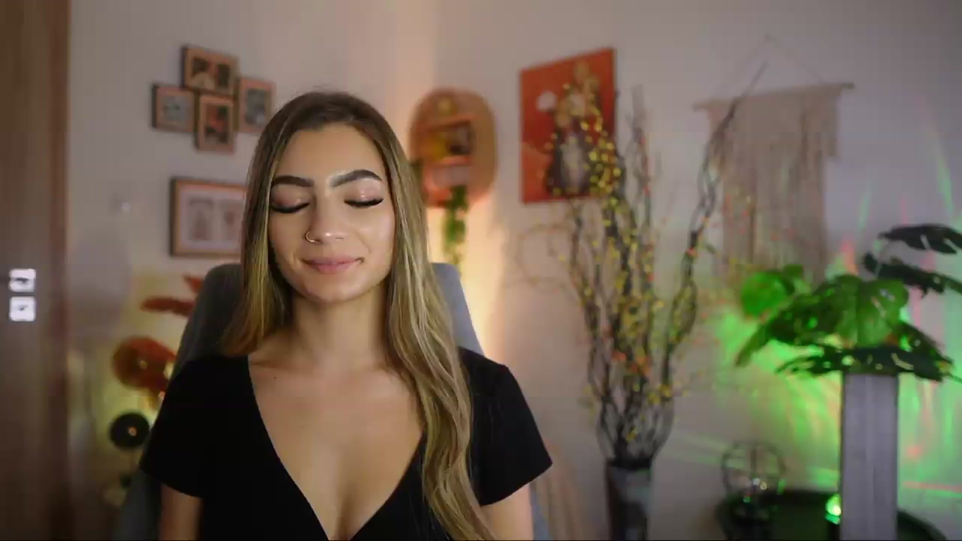 Gallery image thumbnail from Anna_Brie's myfreecams stream on, 09/26/2026, 17:47 image 14 of 20