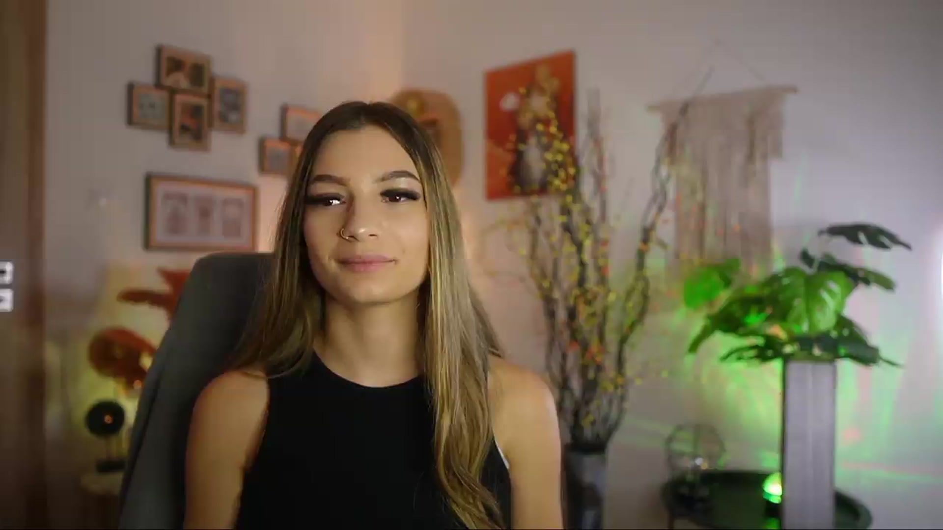 Gallery image thumbnail from Anna_Brie's myfreecams stream on, 09/27/2026, 14:19 image 17 of 20