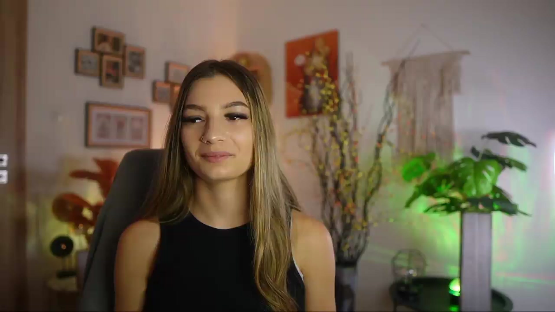 Gallery image thumbnail from Anna_Brie's myfreecams stream on, 09/27/2026, 14:19 image 12 of 20