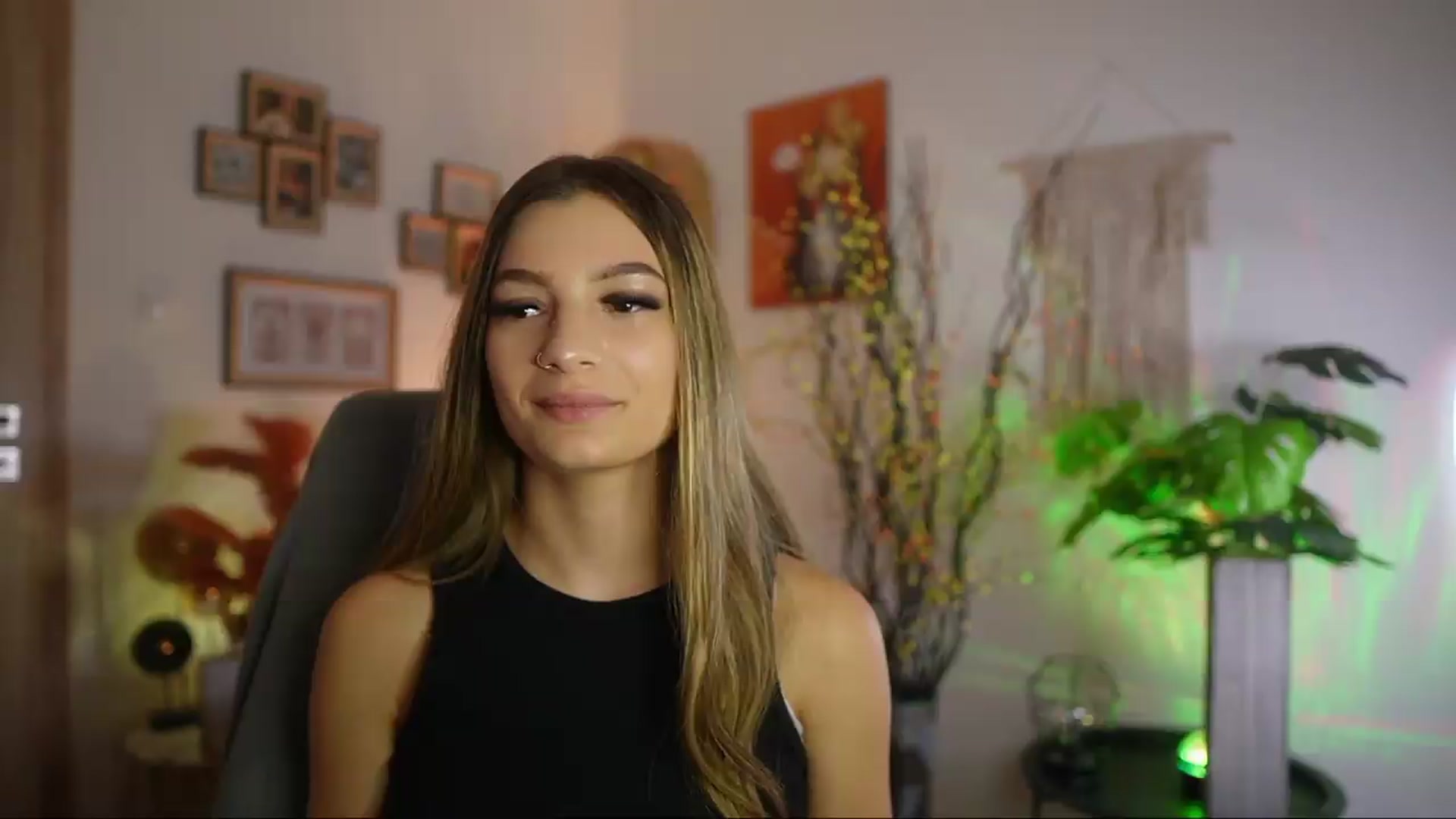 Gallery image thumbnail from Anna_Brie's myfreecams stream on, 09/27/2026, 14:19 image 18 of 20