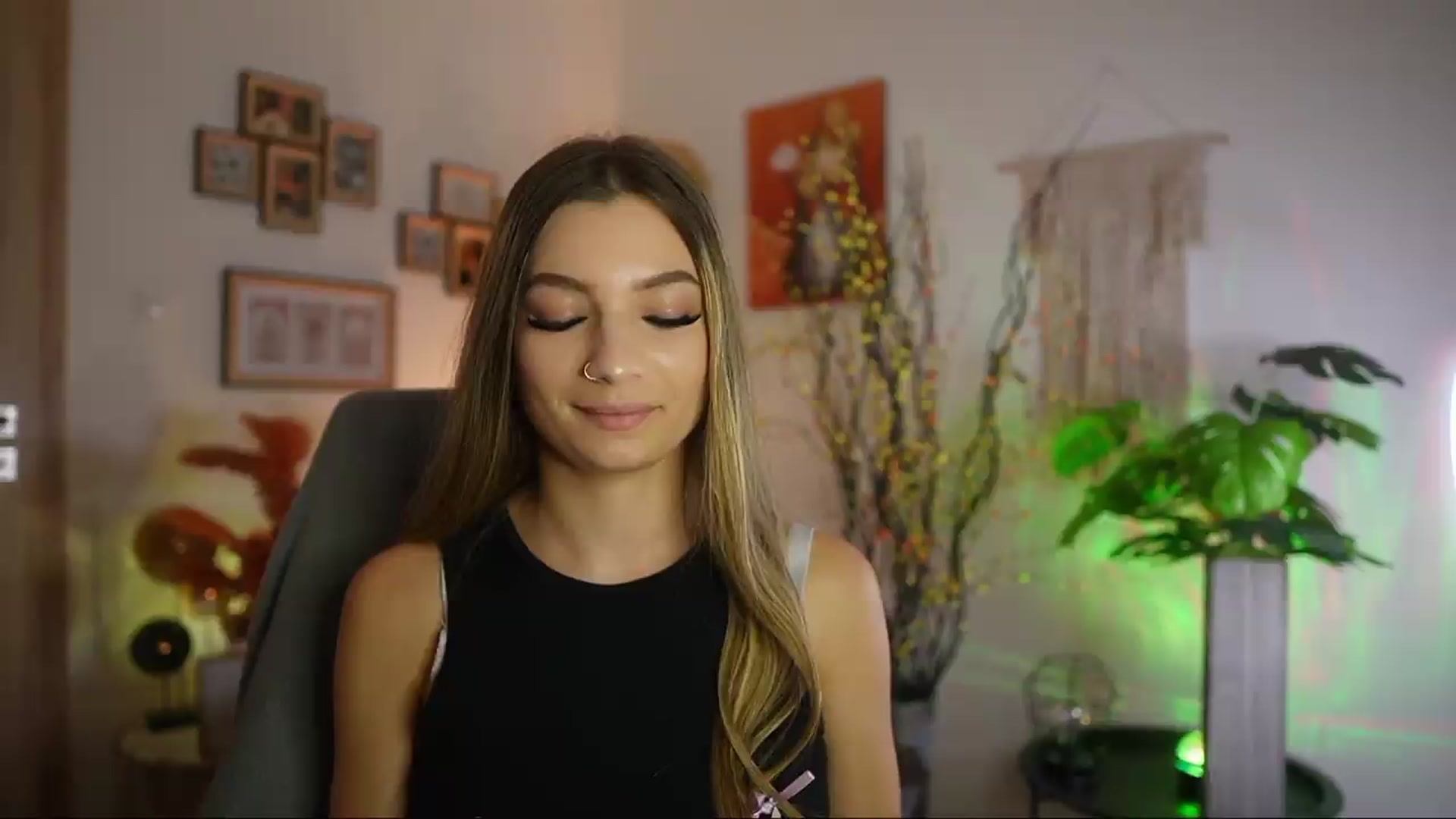 Gallery image thumbnail from Anna_Brie's myfreecams stream on, 09/27/2026, 15:34 image 17 of 20