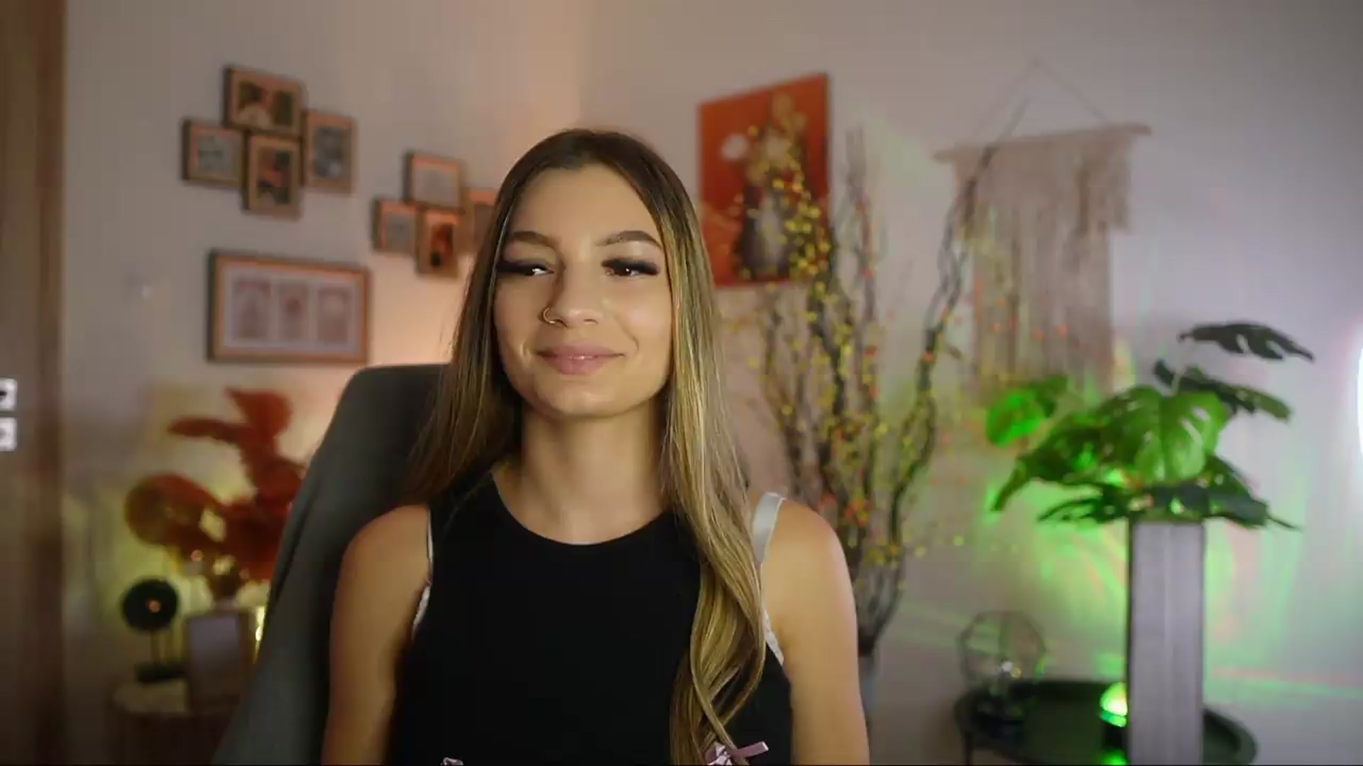 Gallery image thumbnail from Anna_Brie's myfreecams stream on, 09/27/2026, 15:34 image 14 of 20