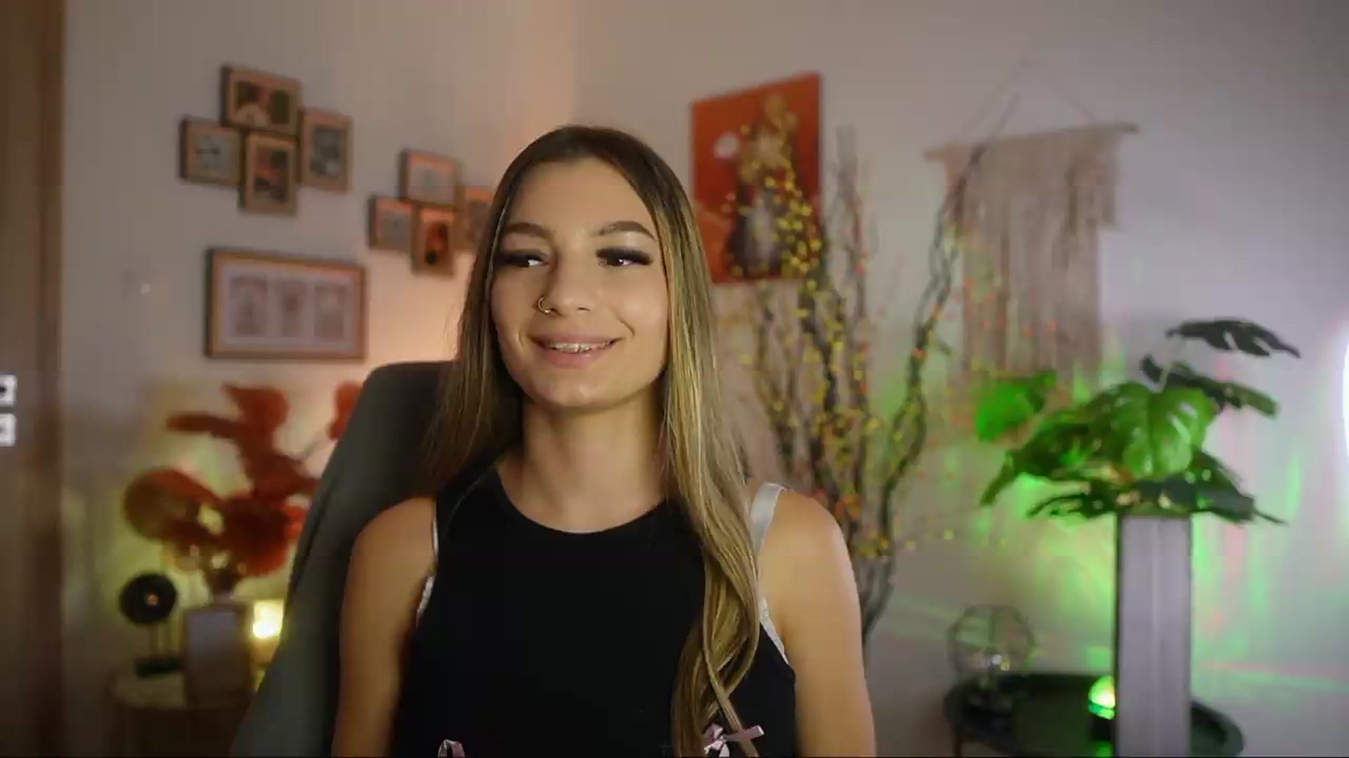 Gallery image thumbnail from Anna_Brie's myfreecams stream on, 09/27/2026, 15:34 image 13 of 20