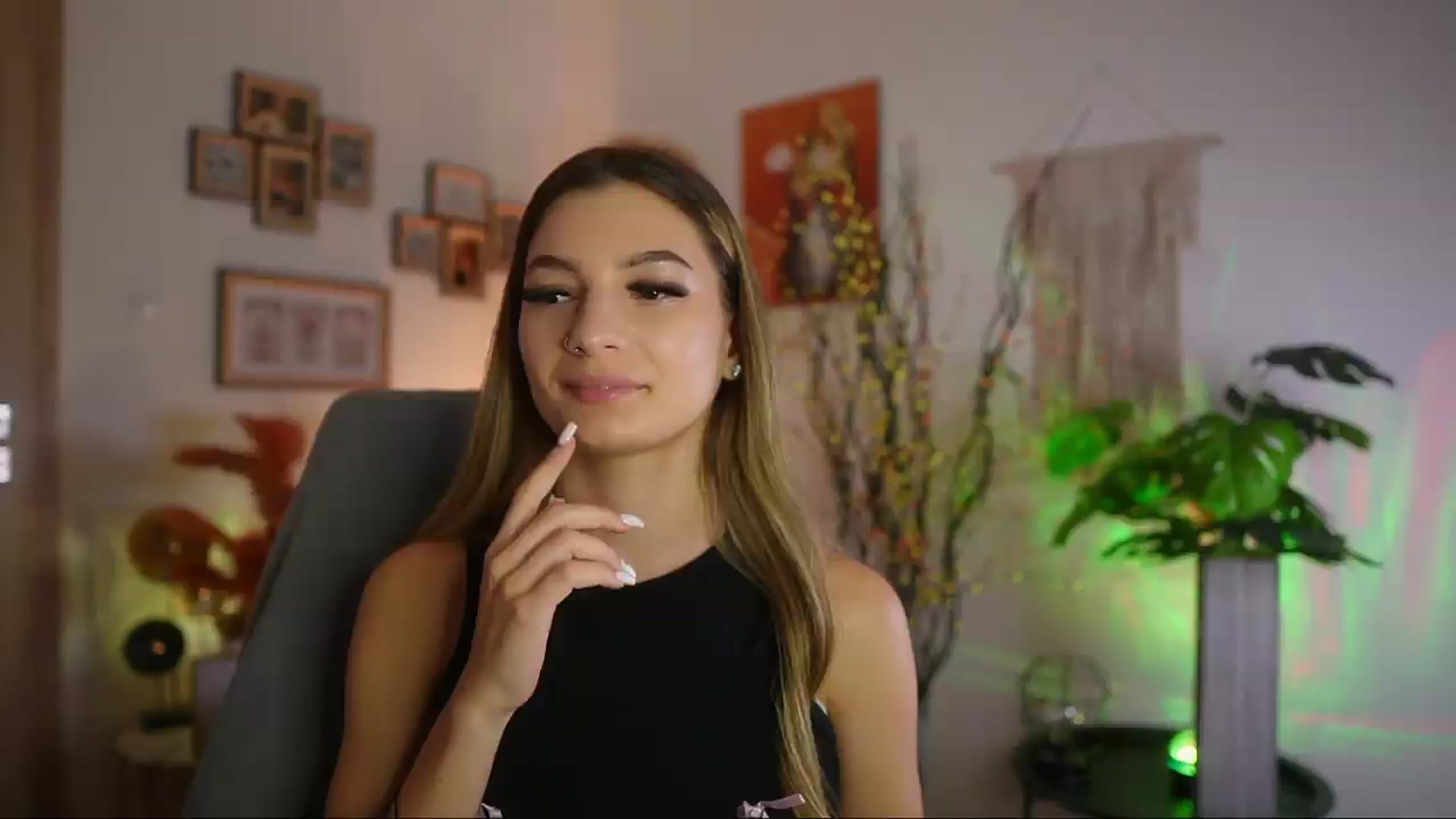 Gallery image thumbnail from Anna_Brie's myfreecams stream on, 09/27/2026, 17:41 image 14 of 20