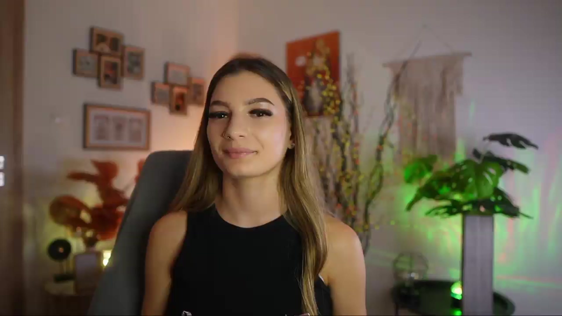 Gallery image thumbnail from Anna_Brie's myfreecams stream on, 09/27/2026, 17:41 image 15 of 20