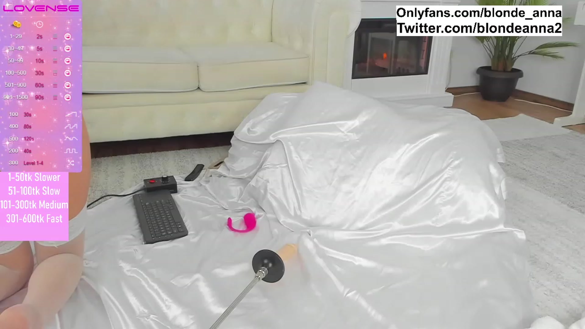 Gallery image thumbnail from Anna_Brown's myfreecams stream on, 11/15/2022, 01:06 image 7 of 20