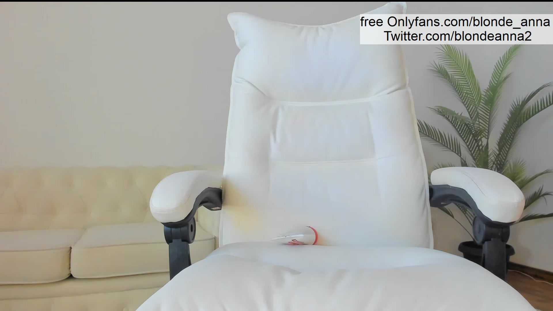 Gallery image thumbnail from Anna_Brown's myfreecams stream on, 01/09/2023, 04:10 image 16 of 20