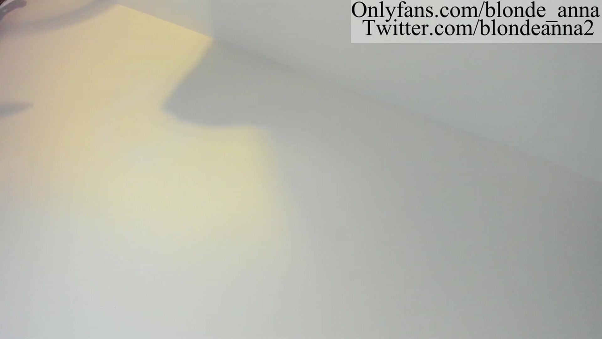 Gallery image thumbnail from Anna_Brown's myfreecams stream on, 03/09/2023, 23:18 image 1 of 20