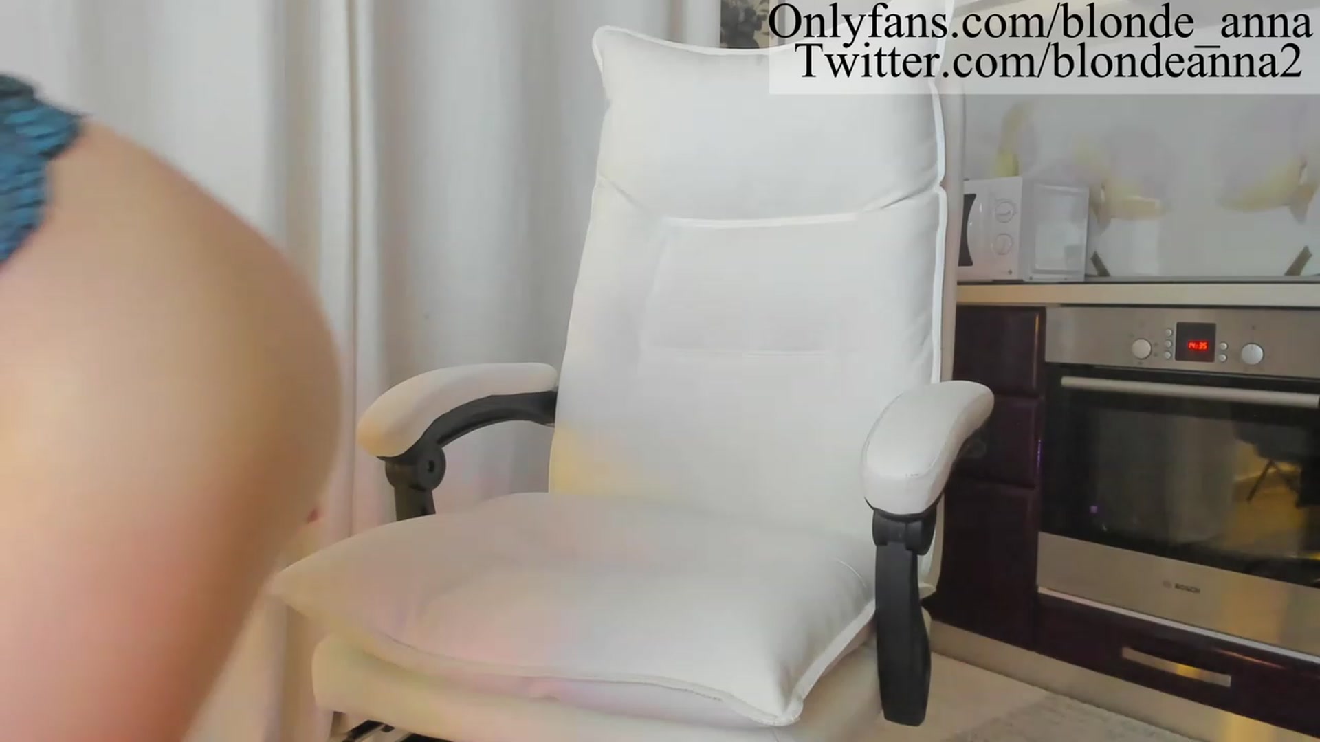 Gallery image thumbnail from Anna_Brown's myfreecams stream on, 07/15/2023, 19:34 image 13 of 20