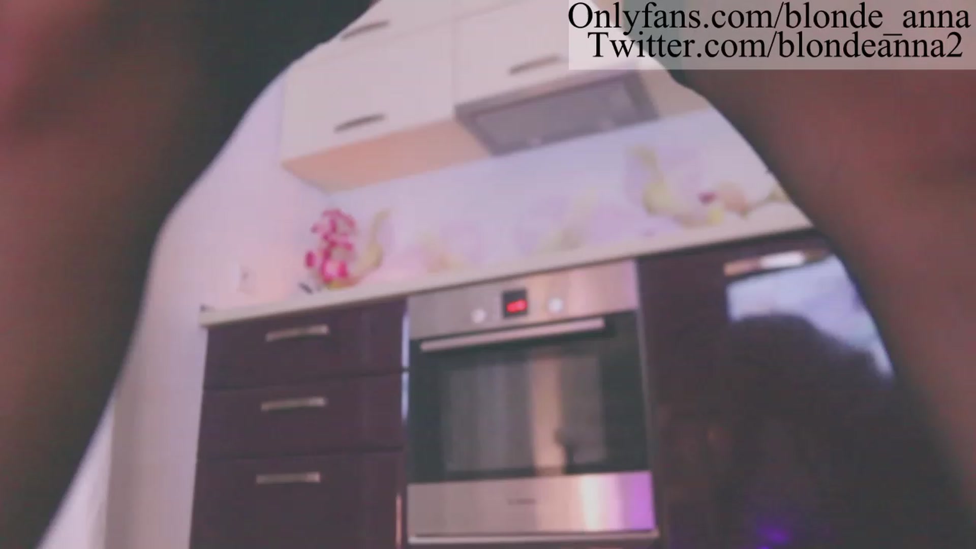 Gallery image thumbnail from Anna_Brown's myfreecams stream on, 08/05/2023, 01:23 image 6 of 20
