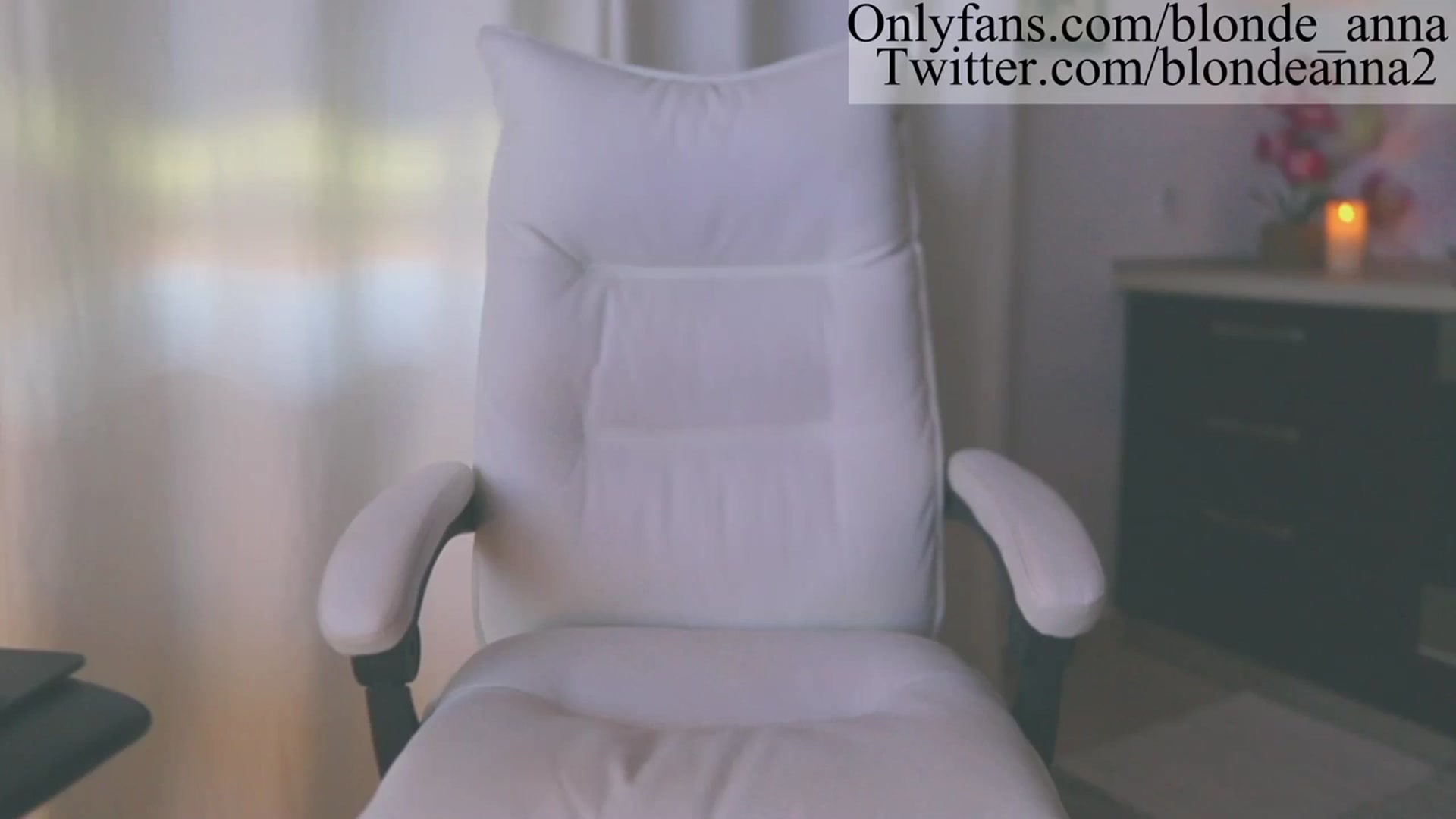 Gallery image thumbnail from Anna_Brown's myfreecams stream on, 09/10/2023, 11:57 image 18 of 20
