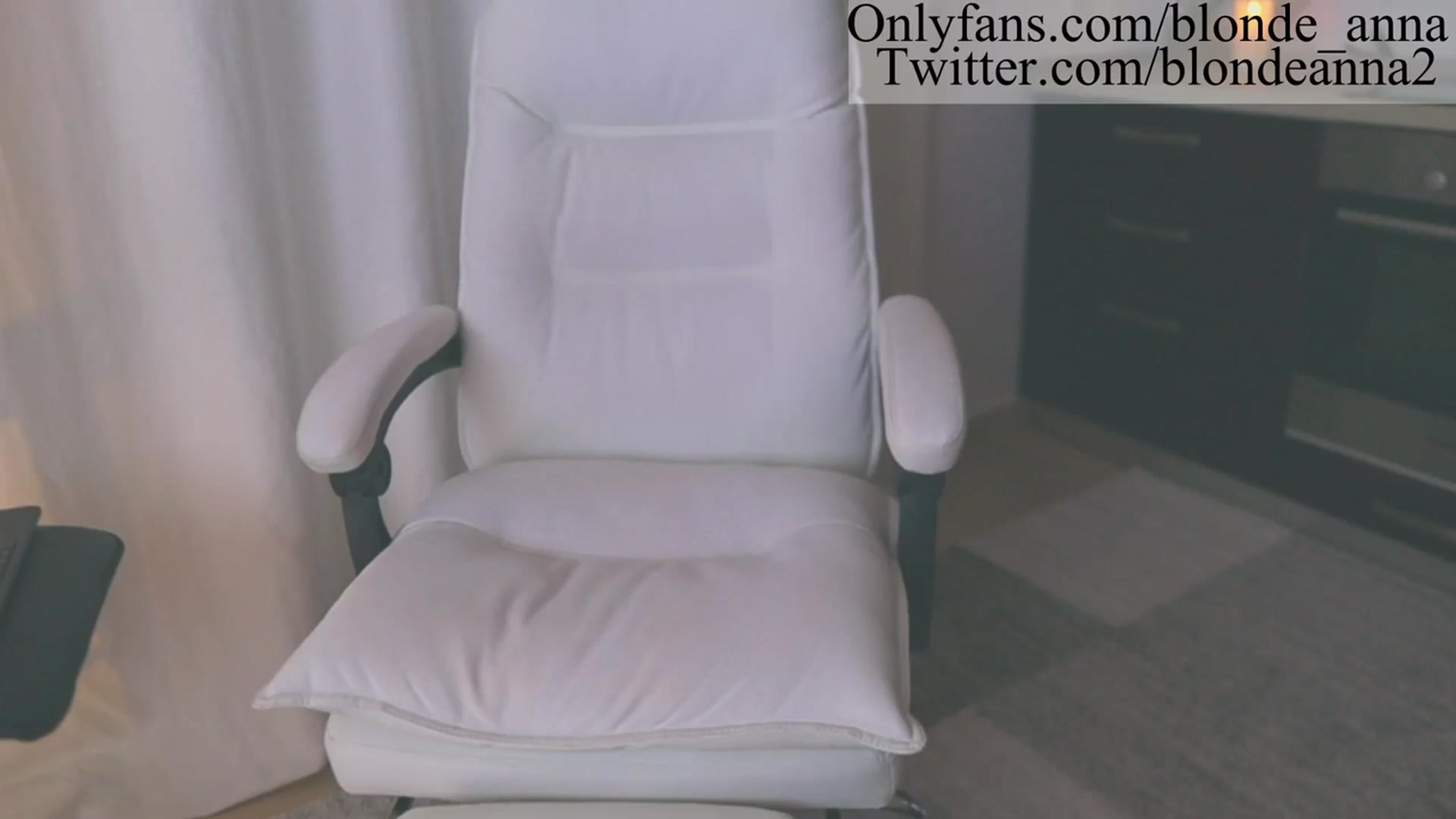 Gallery image thumbnail from Anna_Brown's myfreecams stream on, 09/14/2023, 13:46 image 18 of 20