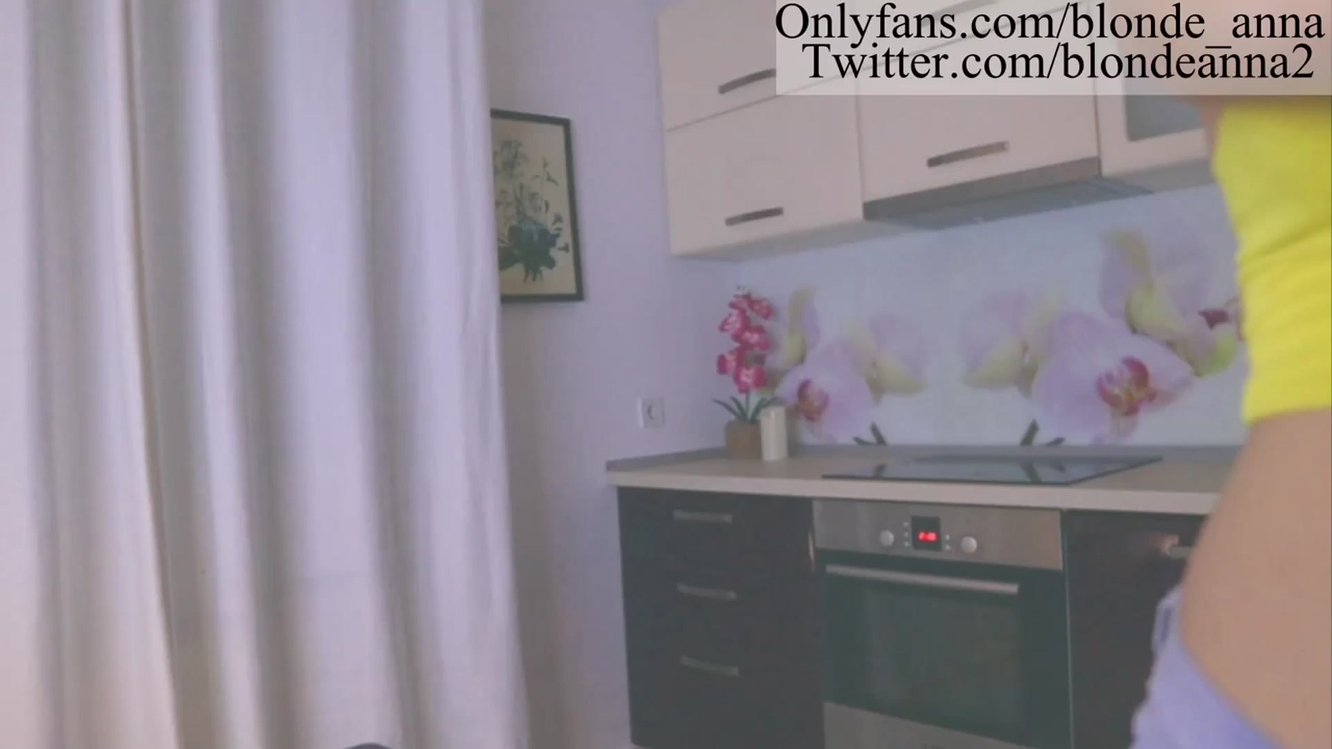 Gallery image thumbnail from Anna_Brown's myfreecams stream on, 09/23/2023, 15:33 image 1 of 20