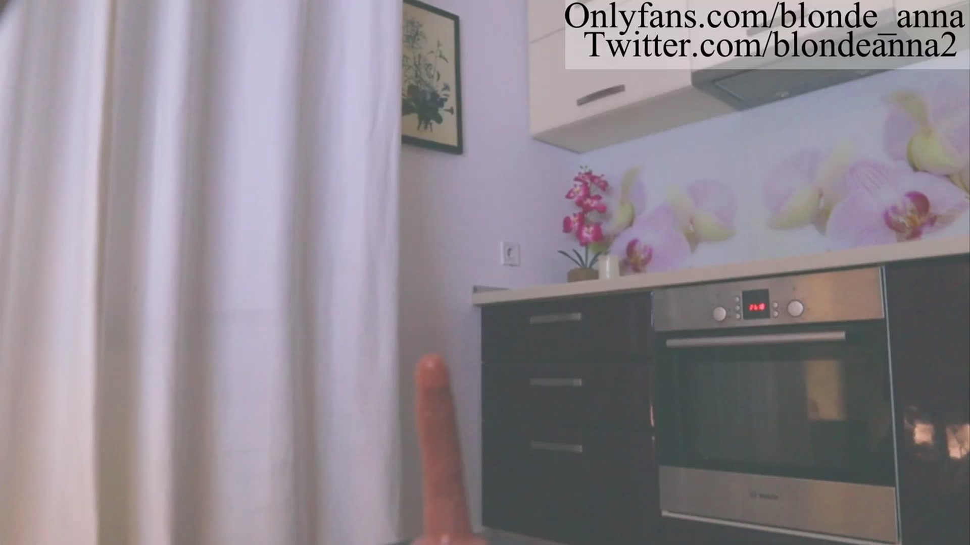 Gallery image thumbnail from Anna_Brown's myfreecams stream on, 09/23/2023, 16:34 image 11 of 20