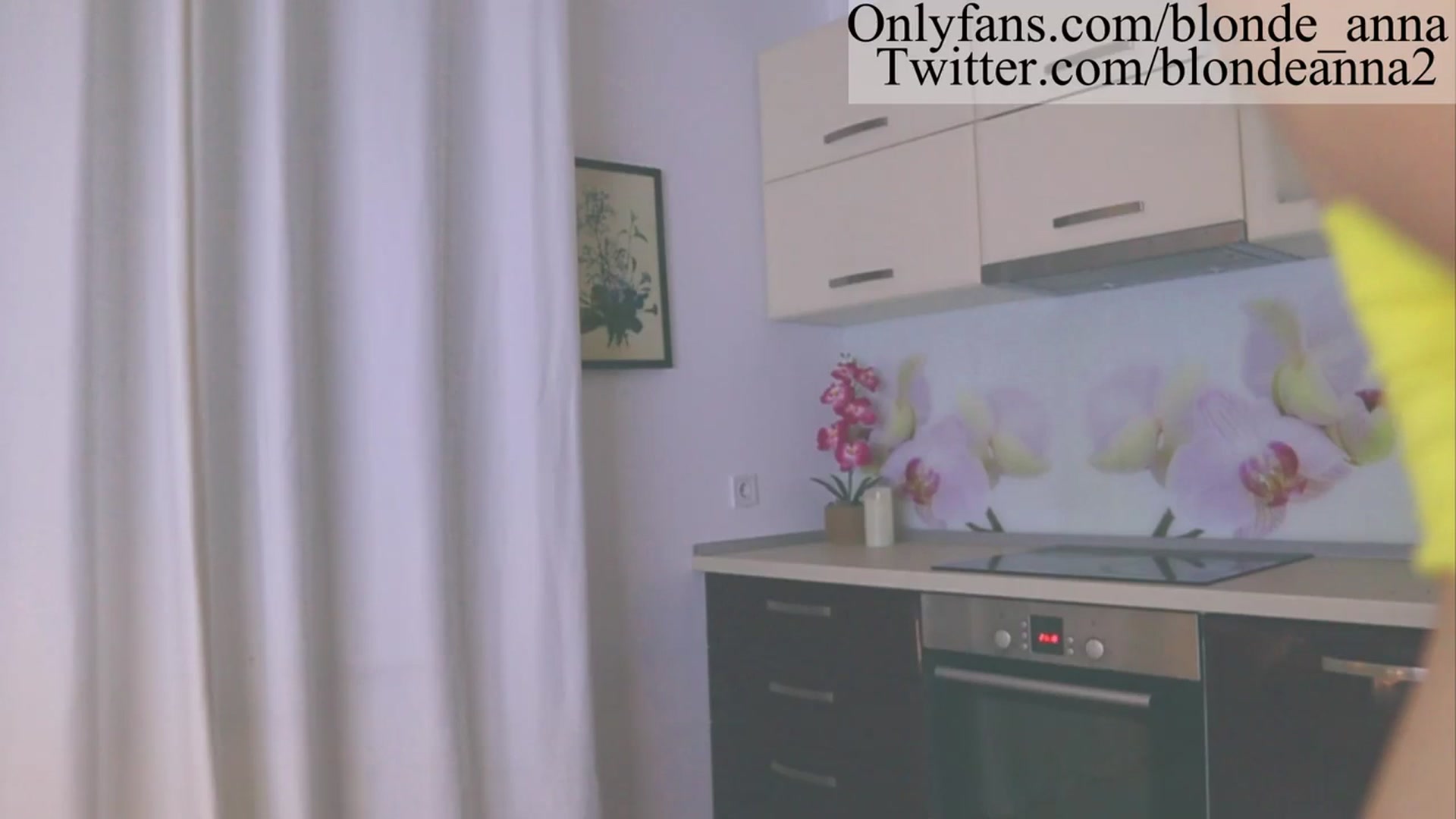Gallery image thumbnail from Anna_Brown's myfreecams stream on, 09/23/2023, 16:49 image 3 of 20