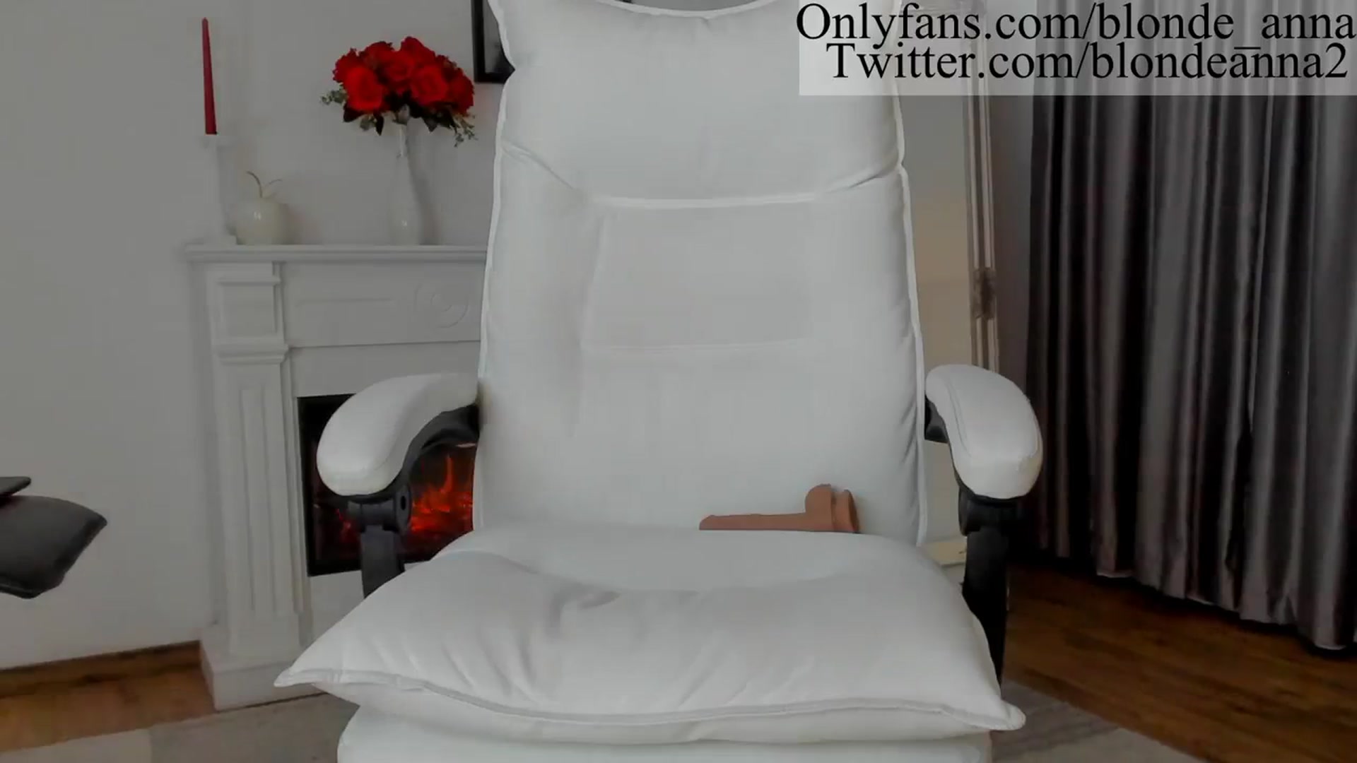Gallery image thumbnail from Anna_Brown's myfreecams stream on, 10/16/2023, 24:42 image 9 of 20