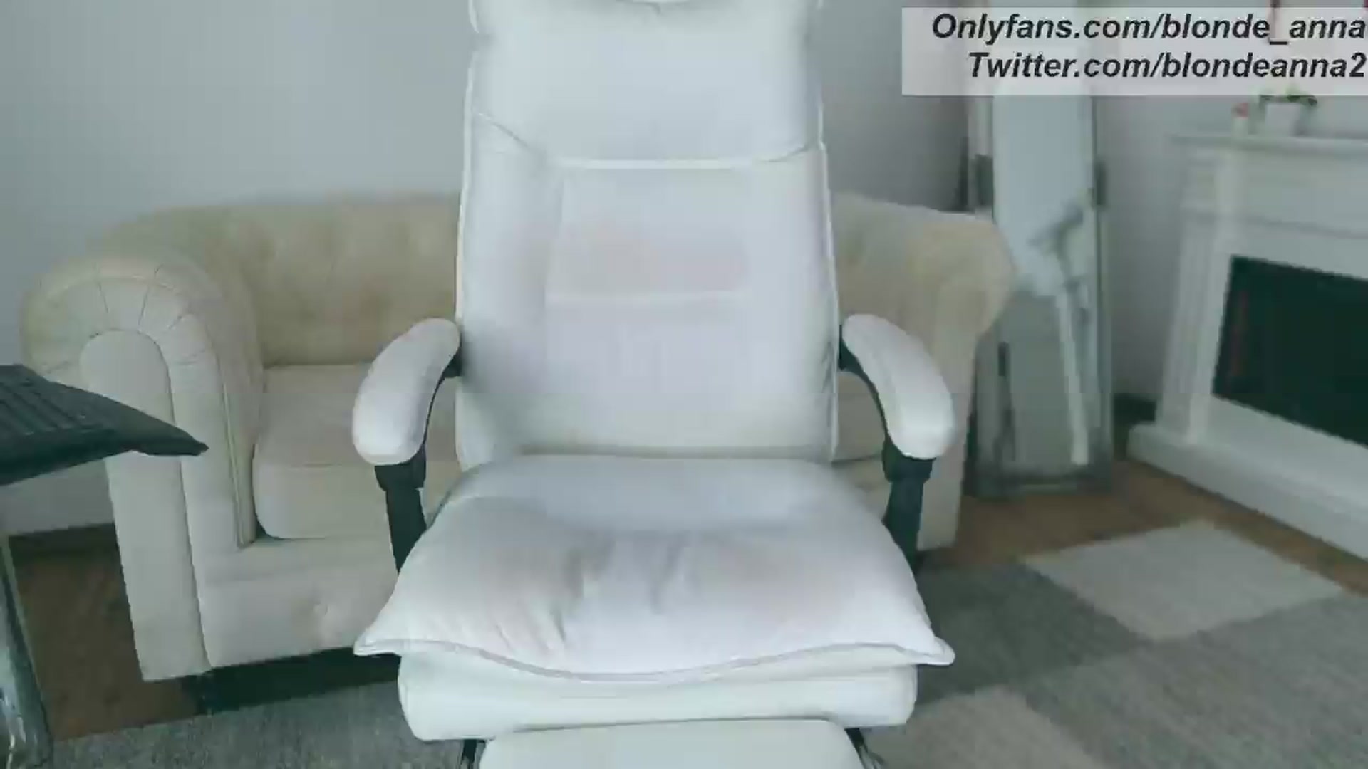 Gallery image thumbnail from Anna_Brown's myfreecams stream on, 05/11/2024, 09:40 image 14 of 20