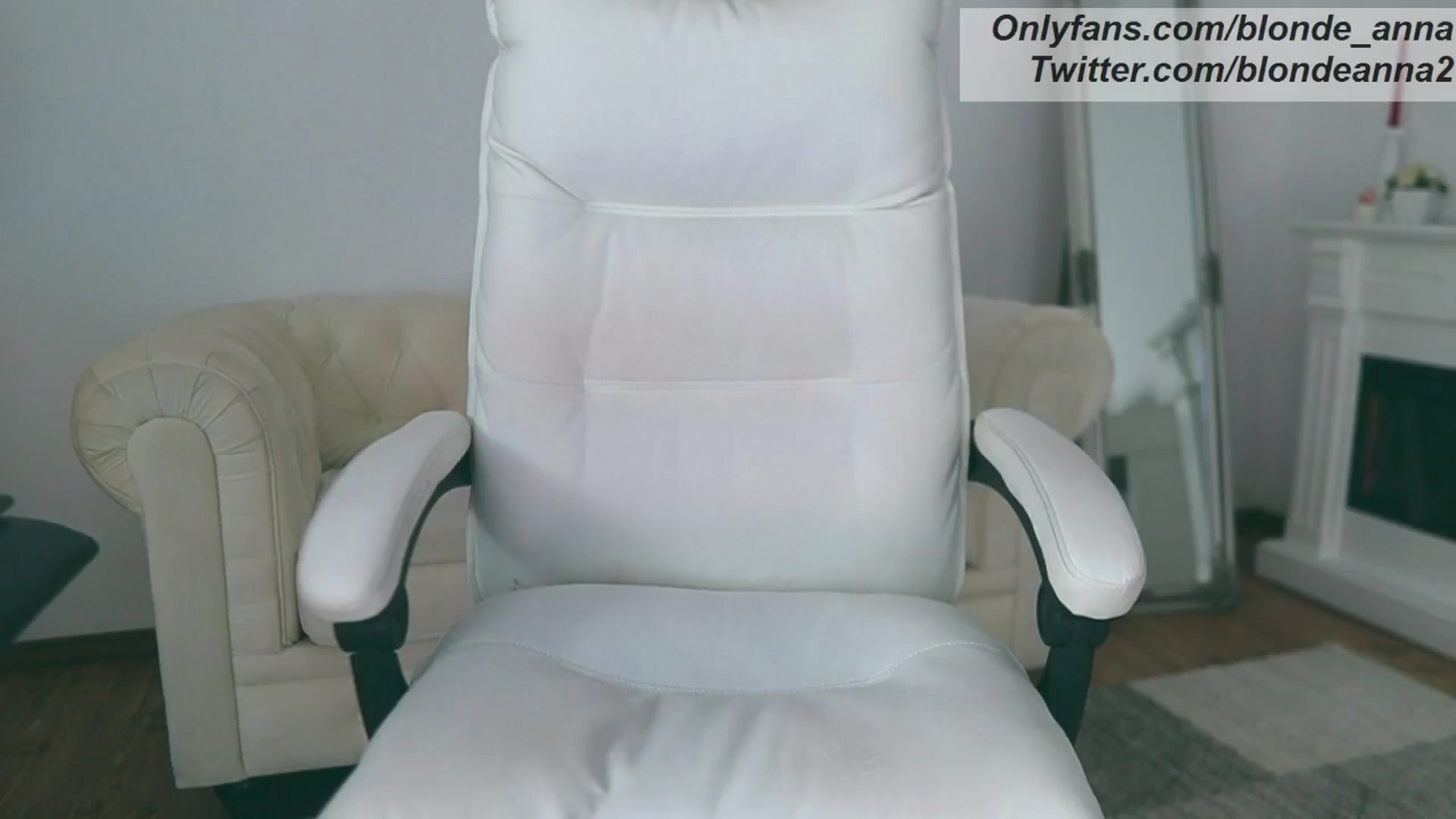 Gallery image thumbnail from Anna_Brown's myfreecams stream on, 05/13/2024, 08:56 image 8 of 20