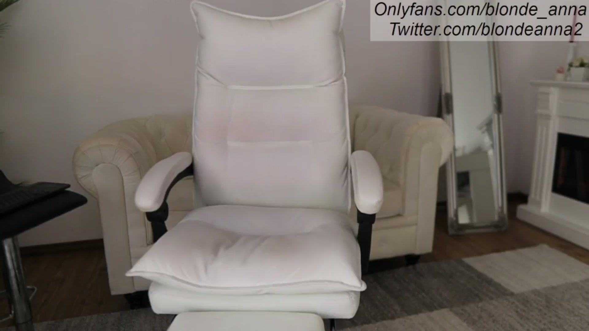 Gallery image thumbnail from Anna_Brown's myfreecams stream on, 05/15/2024, 11:25 image 17 of 20