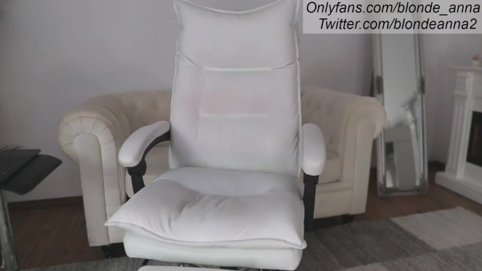 Gallery image thumbnail from Anna_Brown's myfreecams stream on, 05/15/2024, 14:02 image 1 of 20