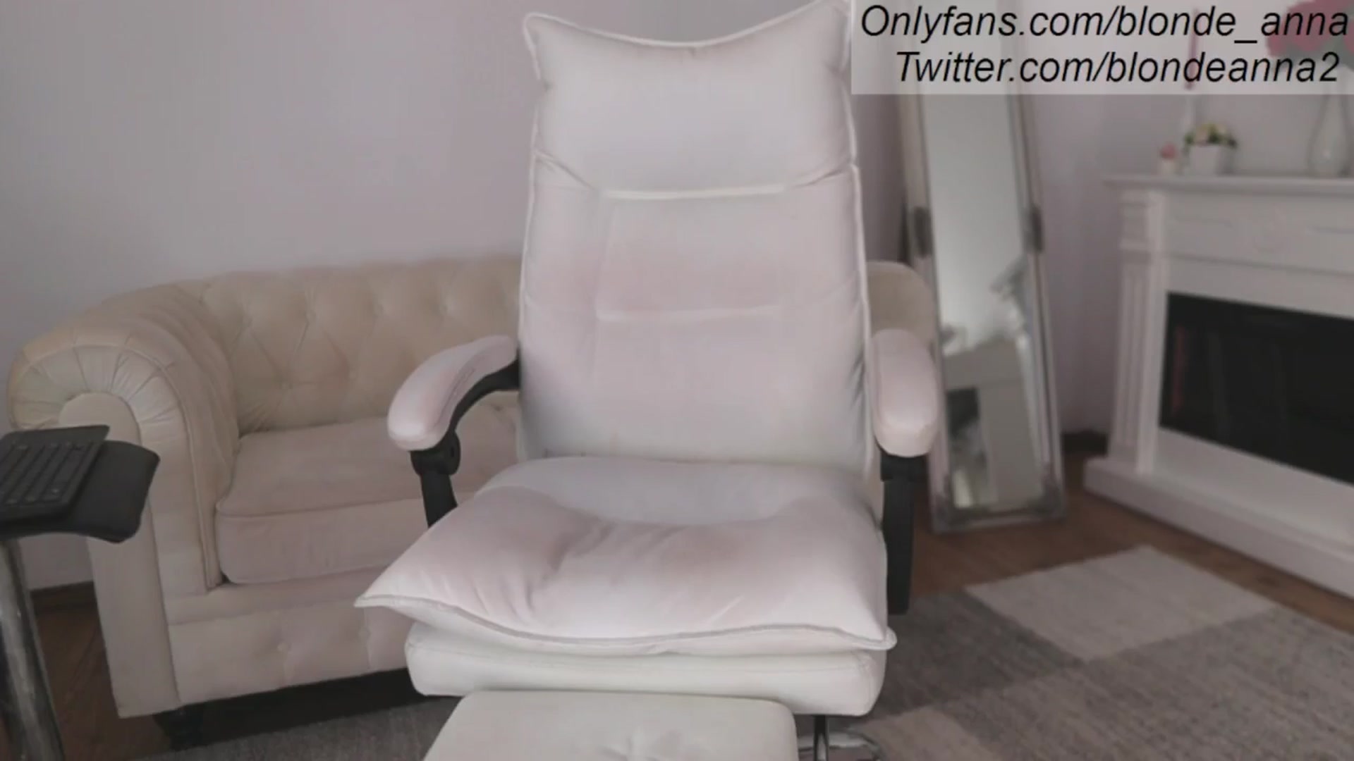 Gallery image thumbnail from Anna_Brown's myfreecams stream on, 05/16/2024, 11:54 image 13 of 20