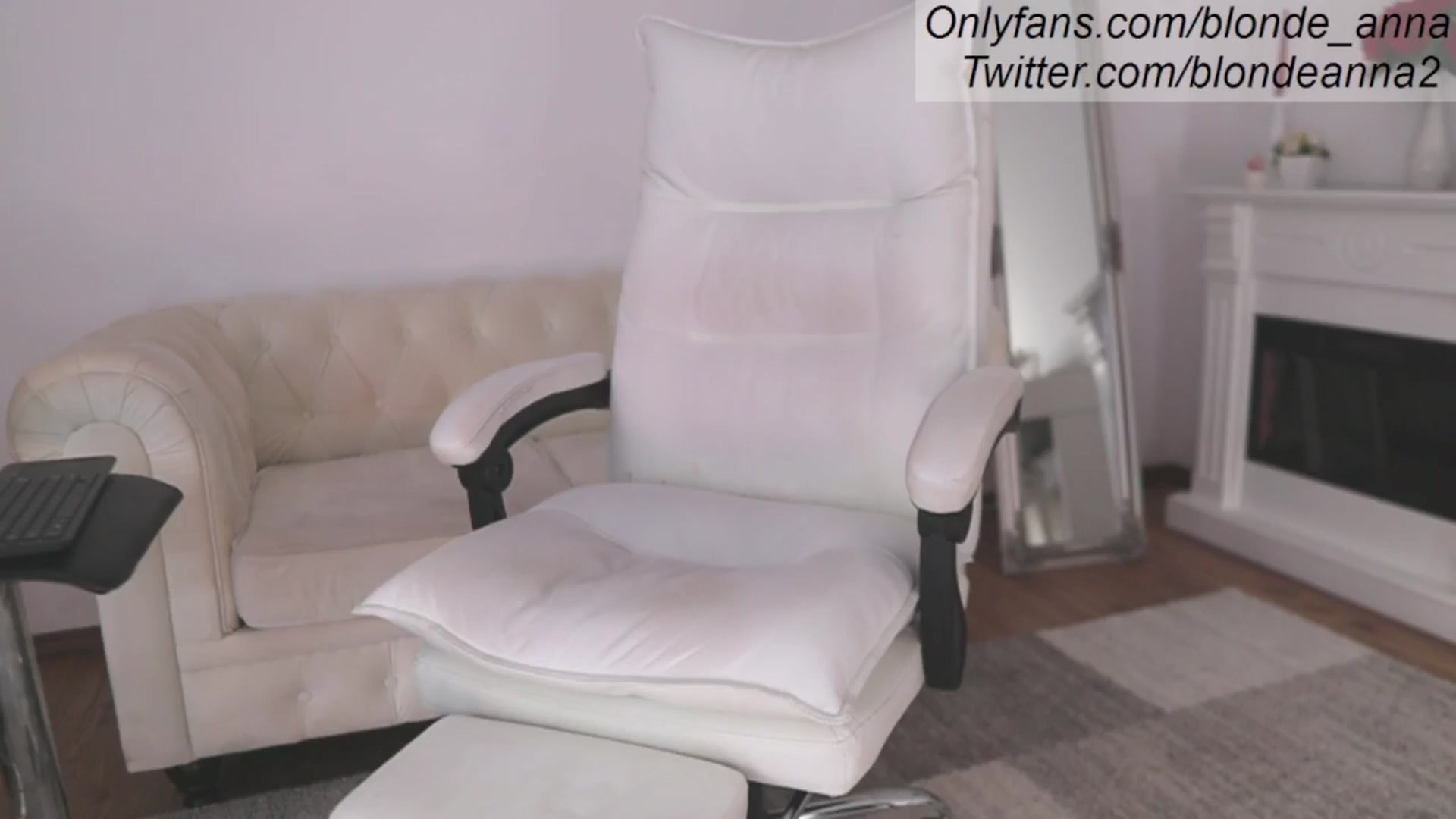 Gallery image thumbnail from Anna_Brown's myfreecams stream on, 05/16/2024, 11:54 image 19 of 20