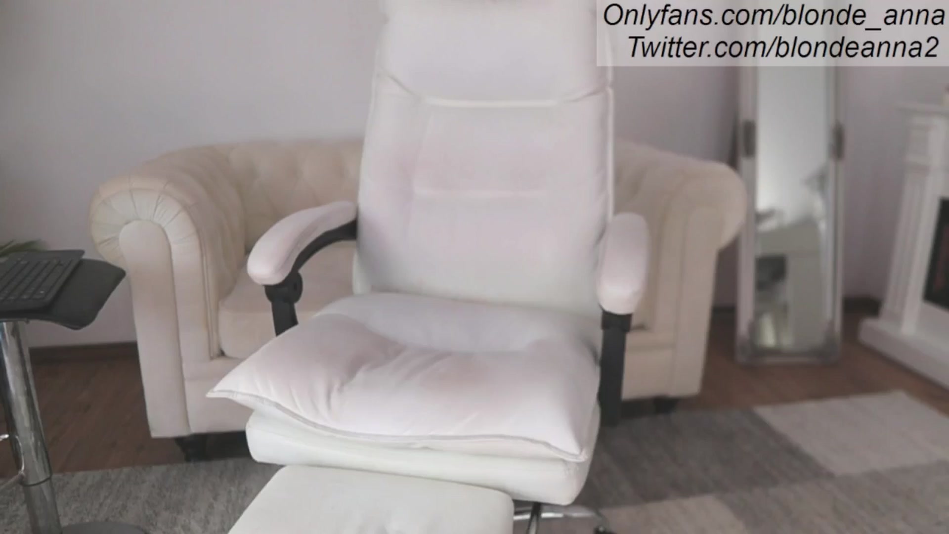 Gallery image thumbnail from Anna_Brown's myfreecams stream on, 05/18/2024, 11:16 image 14 of 20