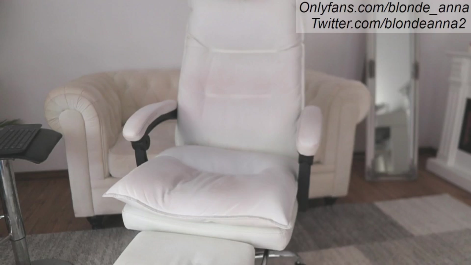 Gallery image thumbnail from Anna_Brown's myfreecams stream on, 05/18/2024, 11:16 image 15 of 20