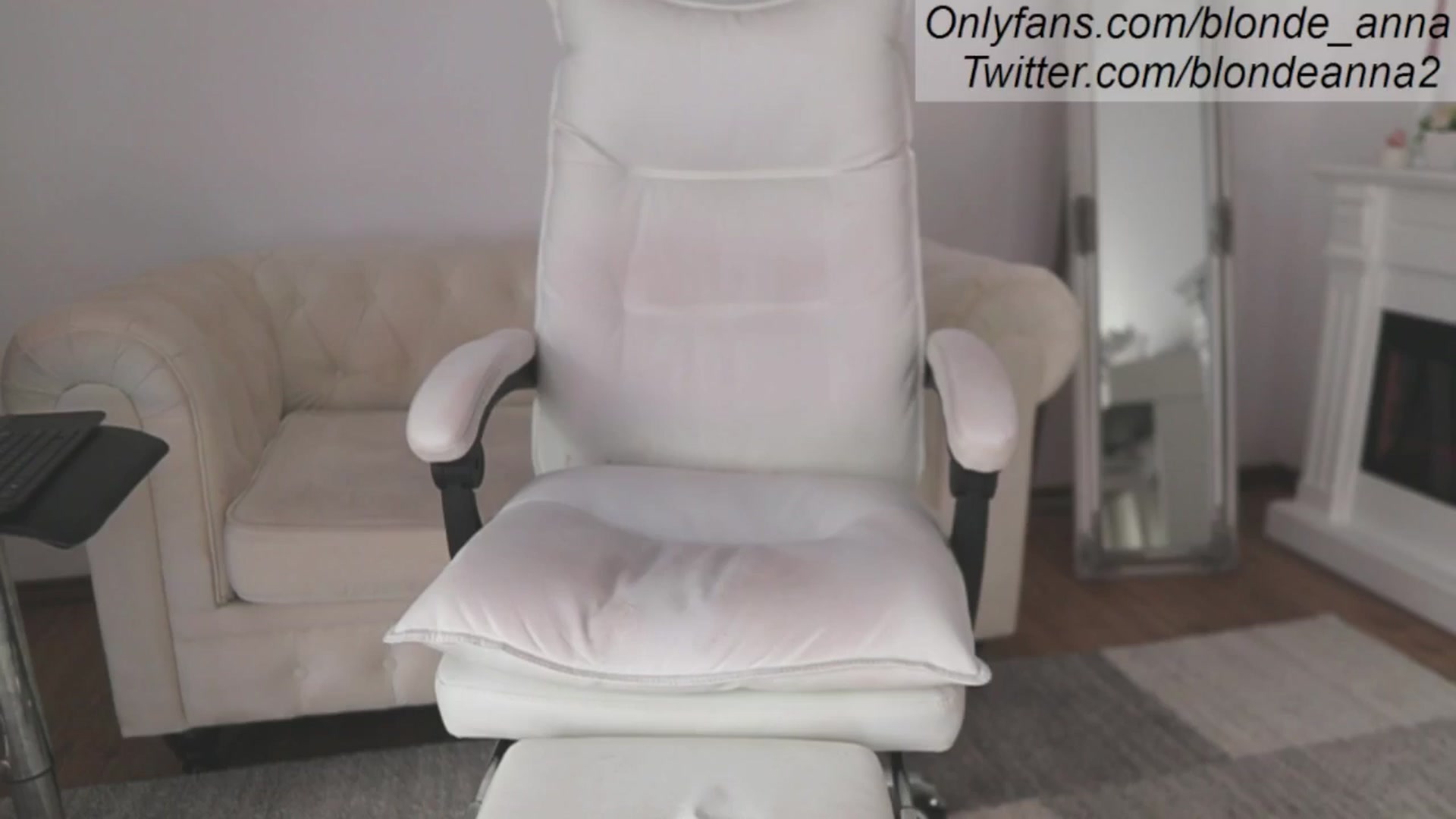 Gallery image thumbnail from Anna_Brown's myfreecams stream on, 05/19/2024, 08:47 image 13 of 20