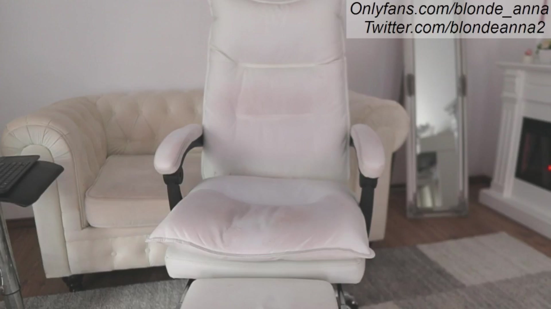Gallery image thumbnail from Anna_Brown's myfreecams stream on, 05/19/2024, 08:47 image 14 of 20
