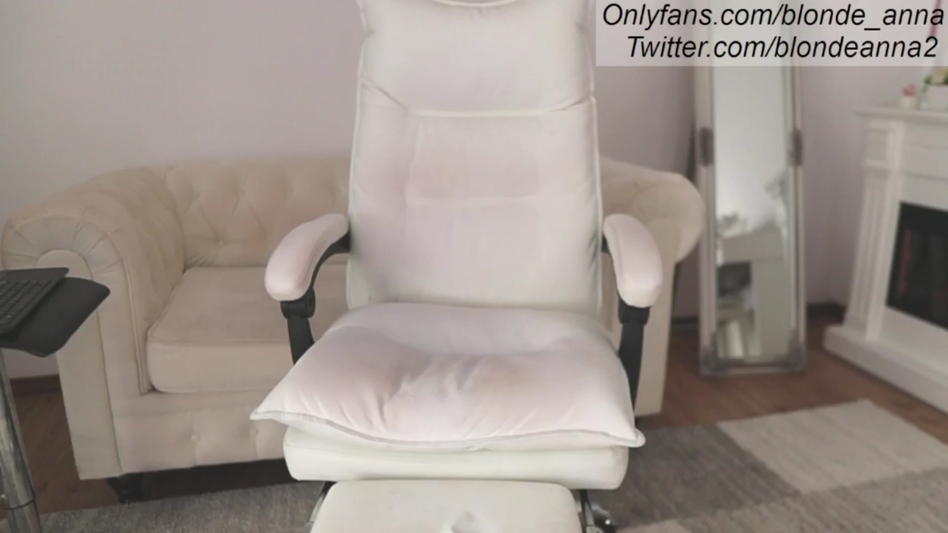Gallery image thumbnail from Anna_Brown's myfreecams stream on, 05/19/2024, 08:47 image 12 of 20