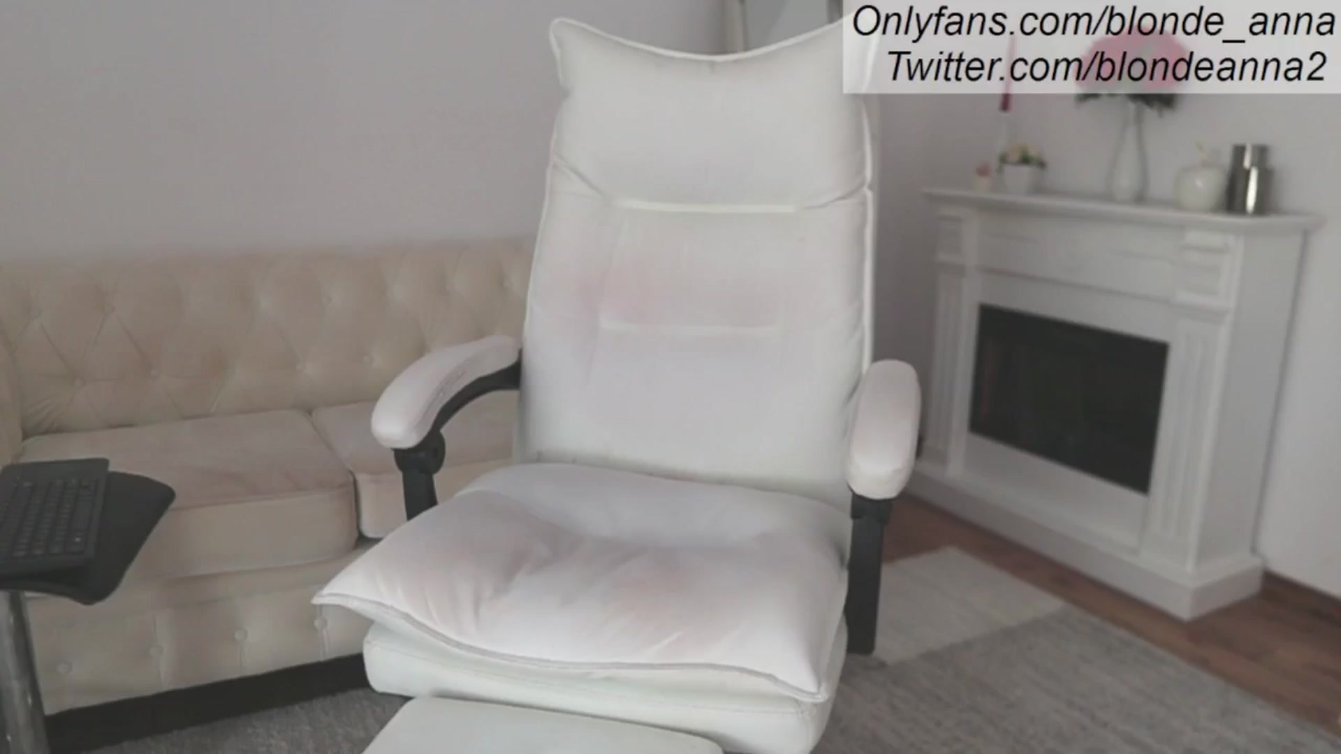 Gallery image thumbnail from Anna_Brown's myfreecams stream on, 05/31/2024, 08:31 image 5 of 20