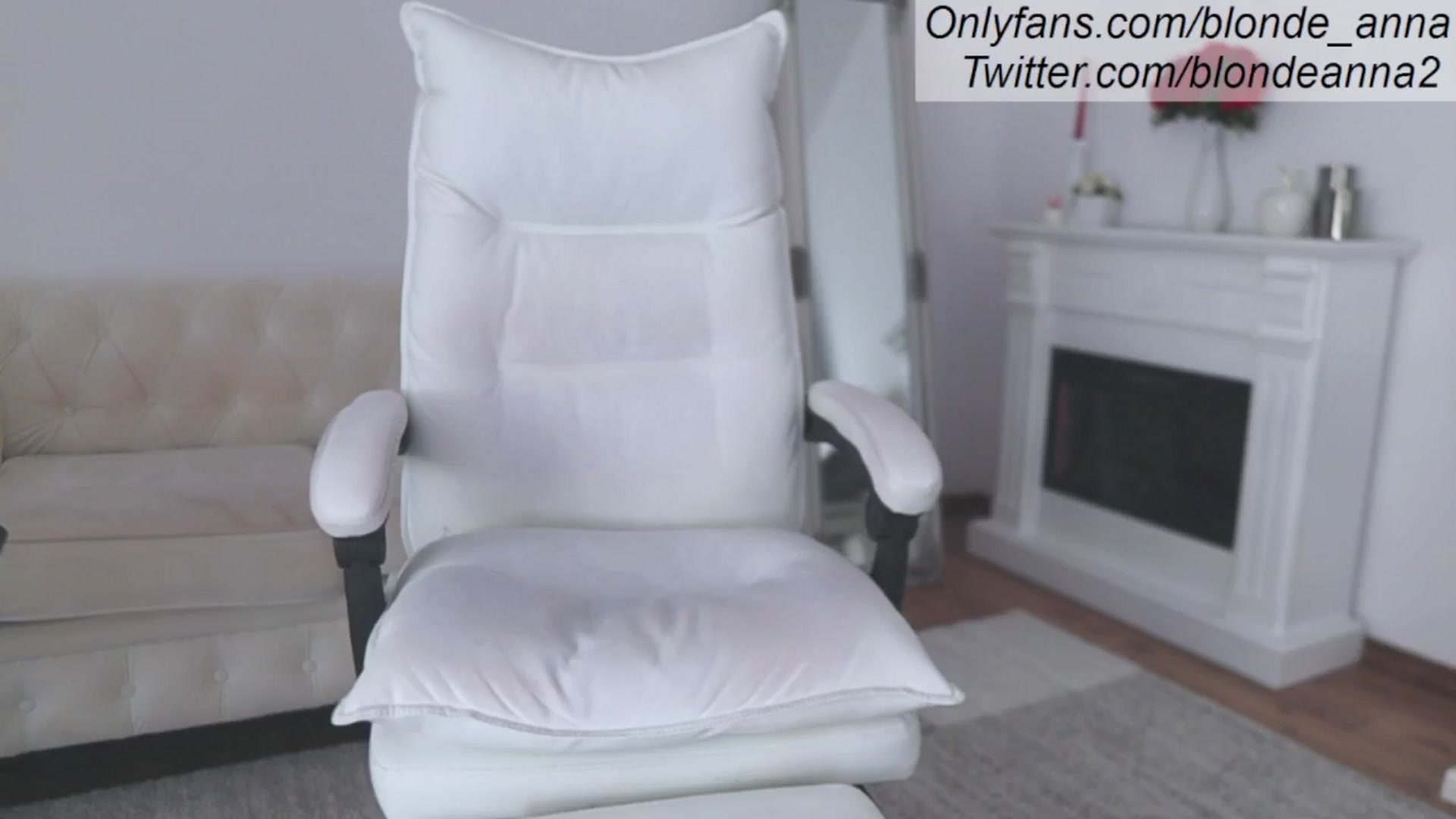 Gallery image thumbnail from Anna_Brown's myfreecams stream on, 06/08/2024, 09:14 image 1 of 20