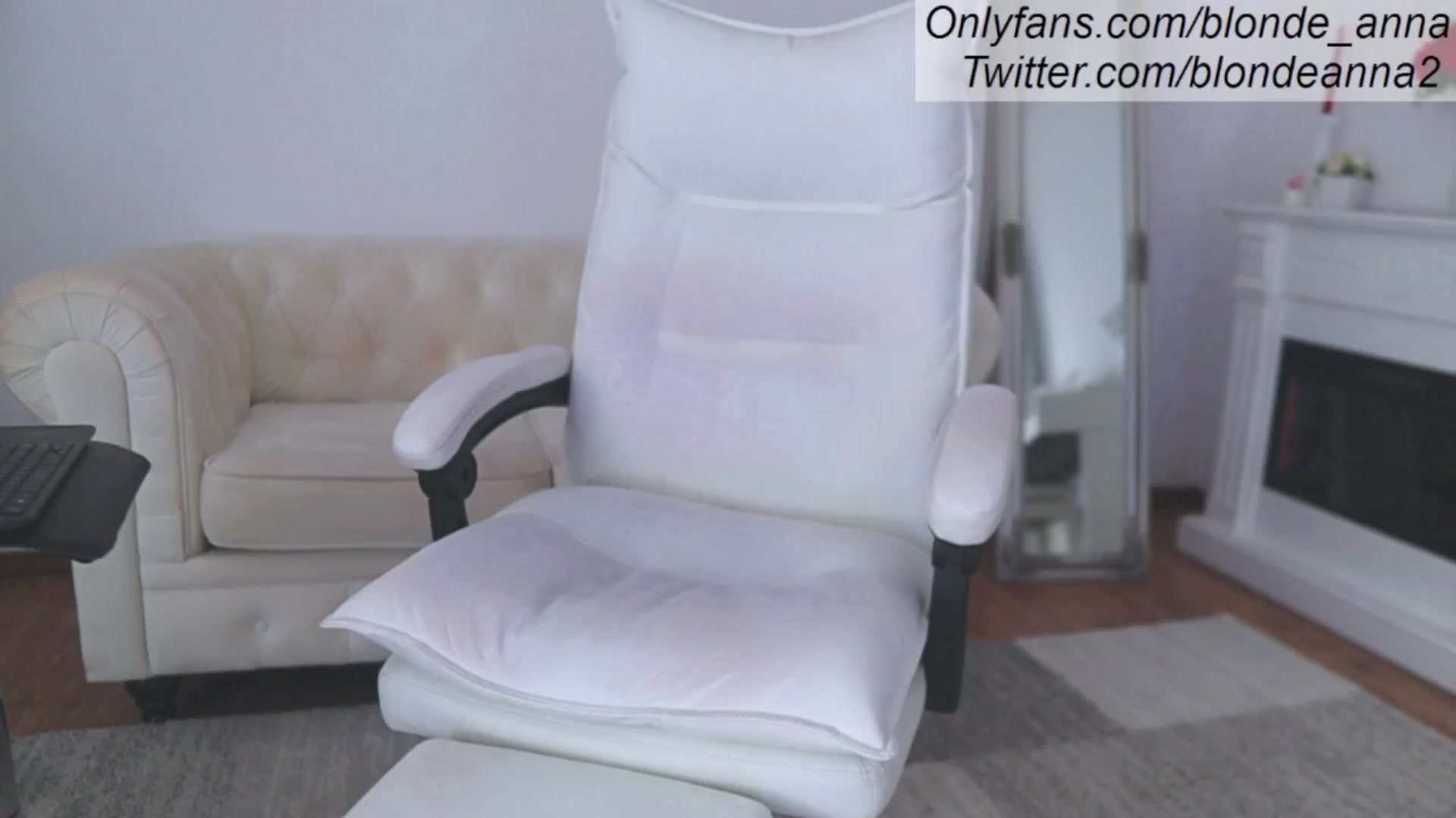 Gallery image thumbnail from Anna_Brown's myfreecams stream on, 06/09/2024, 08:59 image 14 of 20