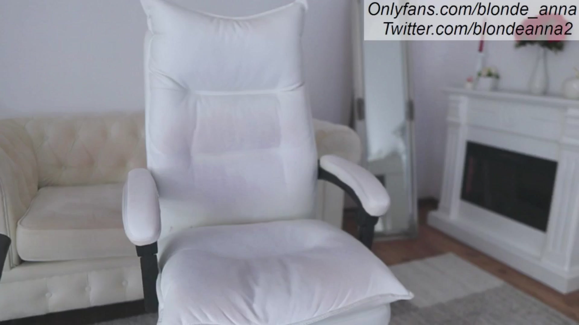 Gallery image thumbnail from Anna_Brown's myfreecams stream on, 06/10/2024, 09:08 image 4 of 20