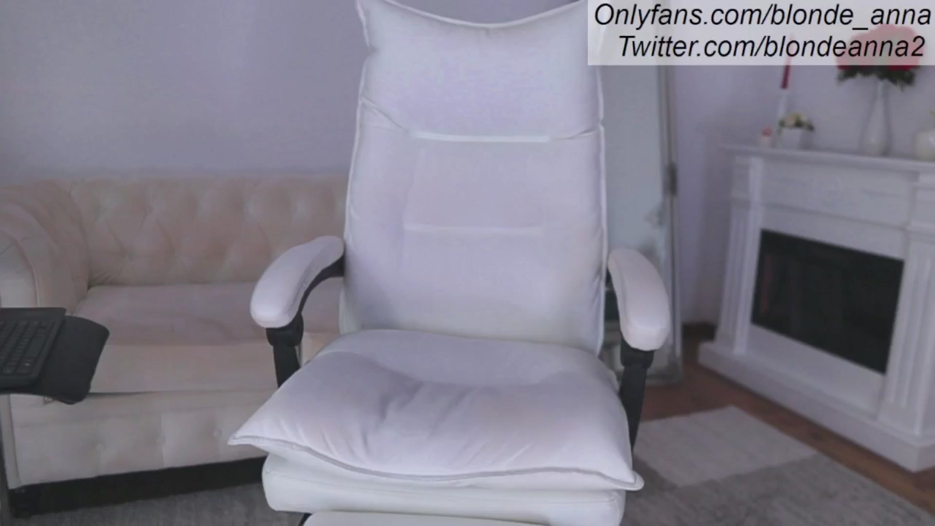 Gallery image thumbnail from Anna_Brown's myfreecams stream on, 06/10/2024, 12:07 image 2 of 20