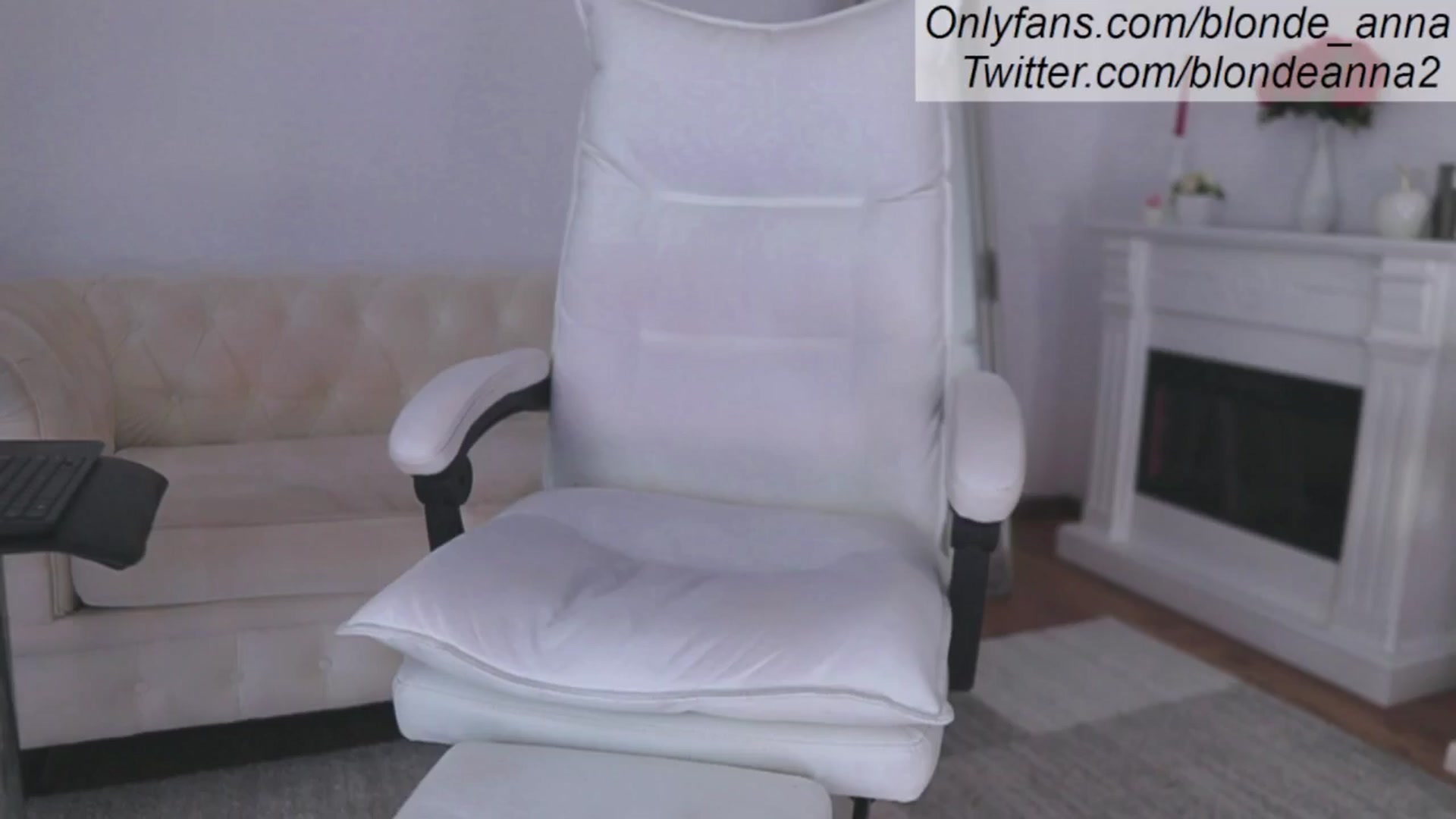Gallery image thumbnail from Anna_Brown's myfreecams stream on, 06/17/2024, 10:48 image 20 of 20