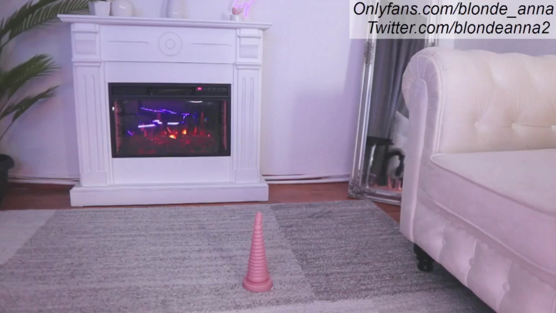 Gallery image thumbnail from Anna_Brown's myfreecams stream on, 09/08/2024, 12:03 image 14 of 20