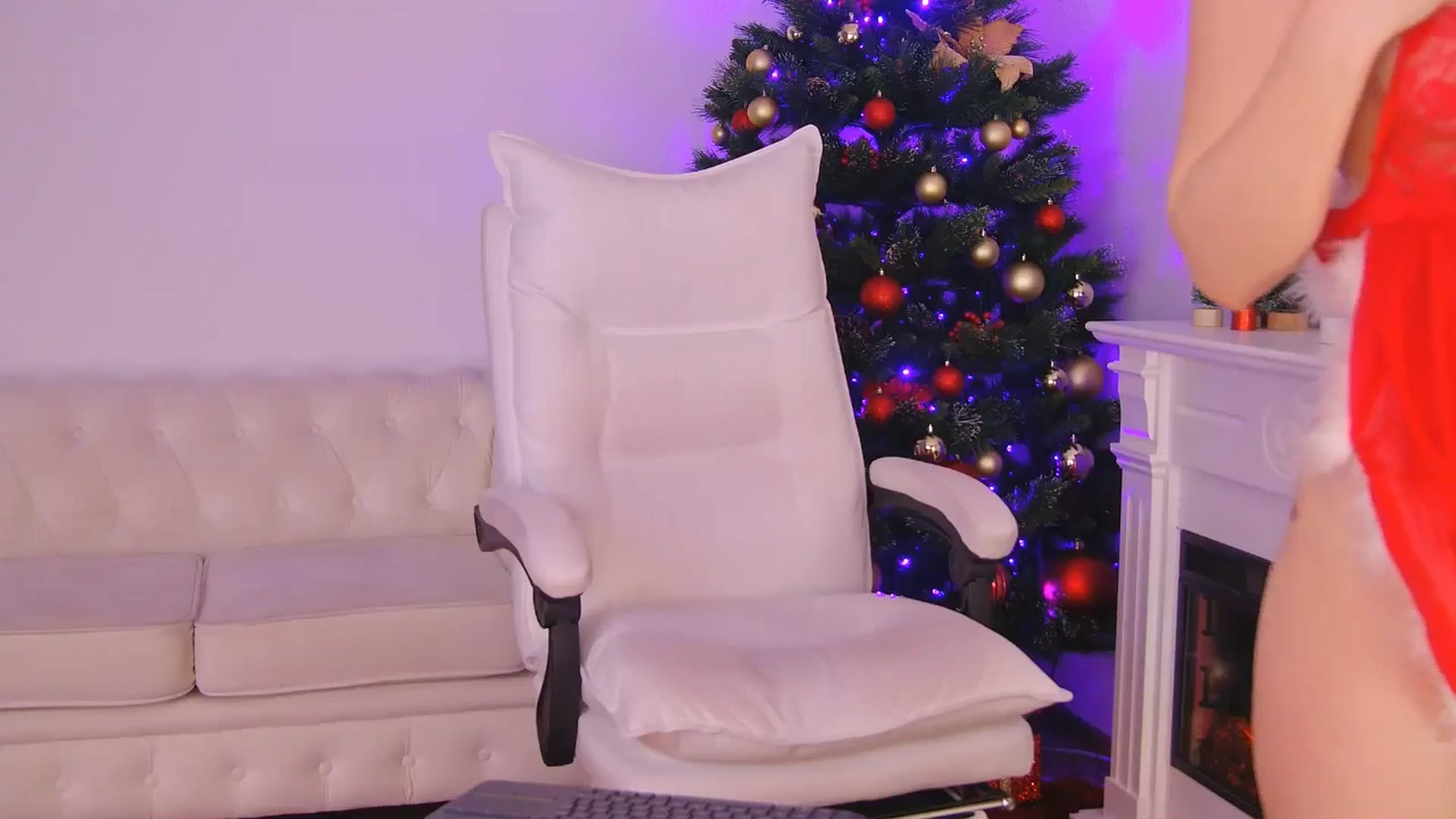 Gallery image thumbnail from Anna_Brown's myfreecams stream on, 12/24/2024, 20:22 image 10 of 20