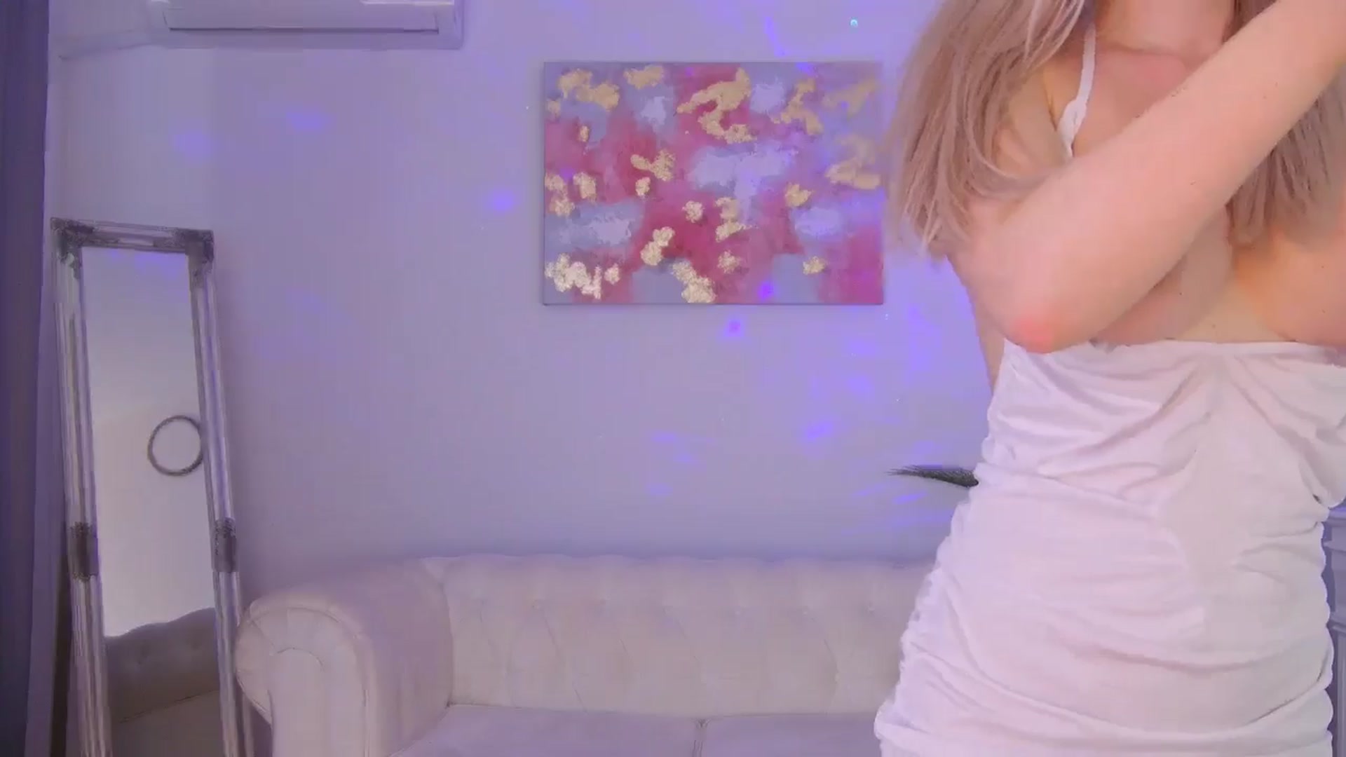 Gallery image thumbnail from Anna_Brown's myfreecams stream on, 01/14/2025, 10:06 image 19 of 20