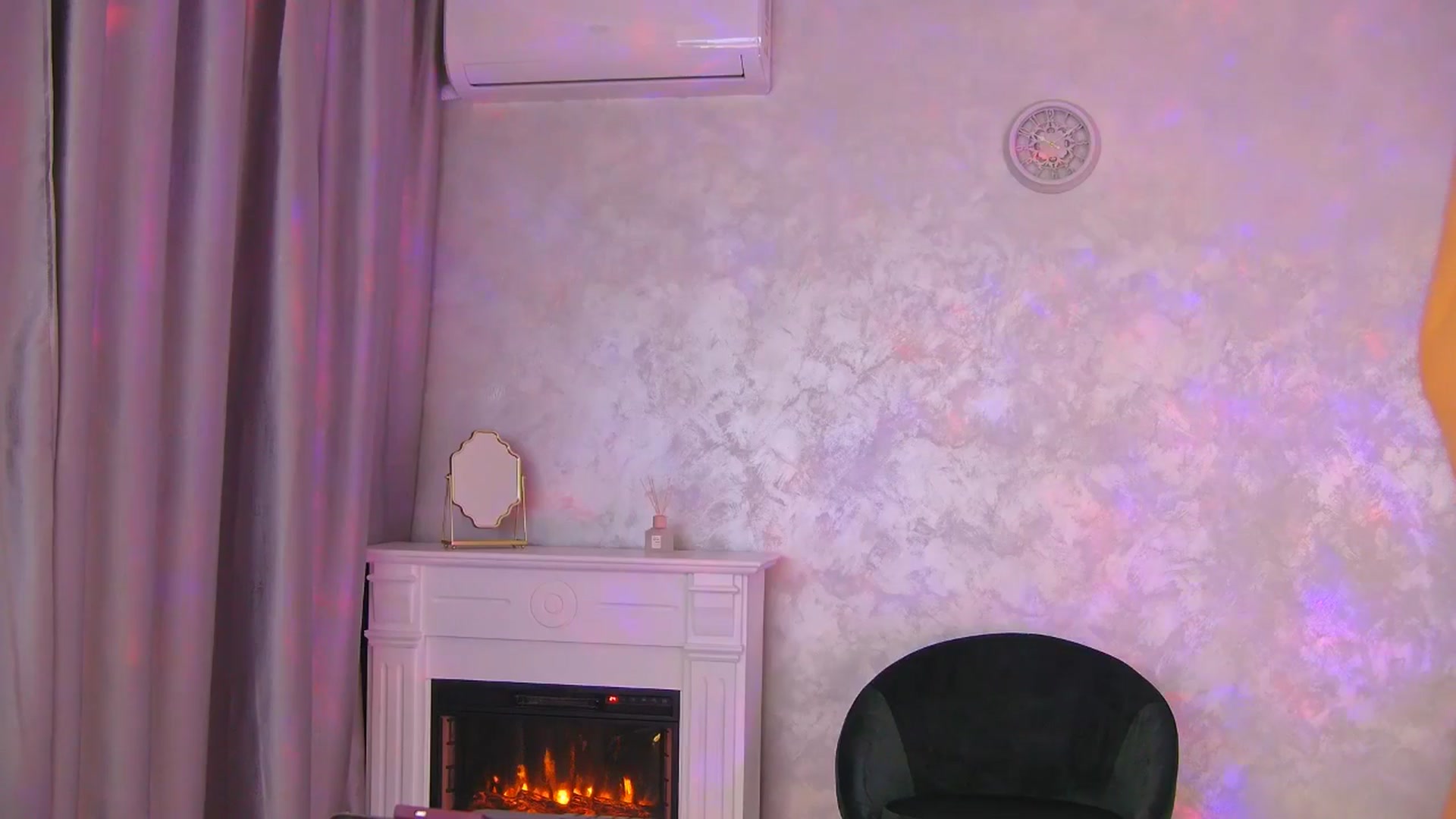 Gallery image thumbnail from Anna_Brown's myfreecams stream on, 03/21/2025, 15:03 image 16 of 20