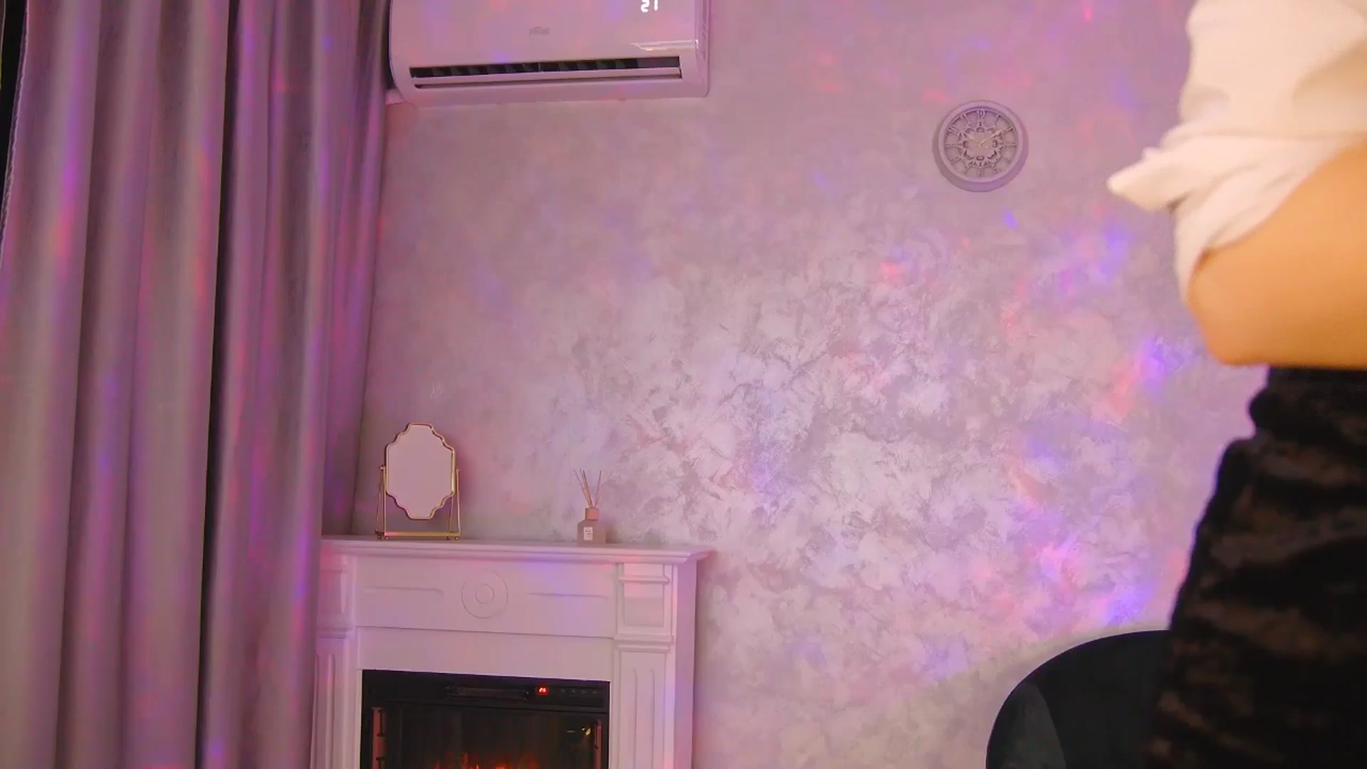 Gallery image thumbnail from Anna_Brown's myfreecams stream on, 03/29/2025, 22:43 image 15 of 20