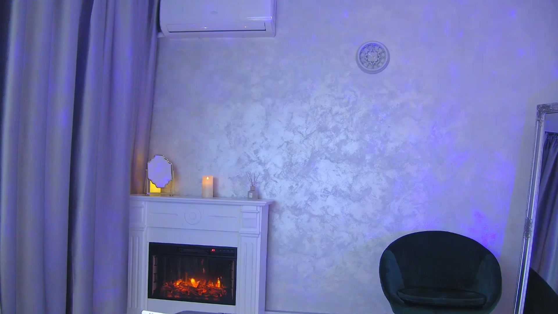 Gallery image thumbnail from Anna_Brown's myfreecams stream on, 04/14/2025, 01:53 image 18 of 20