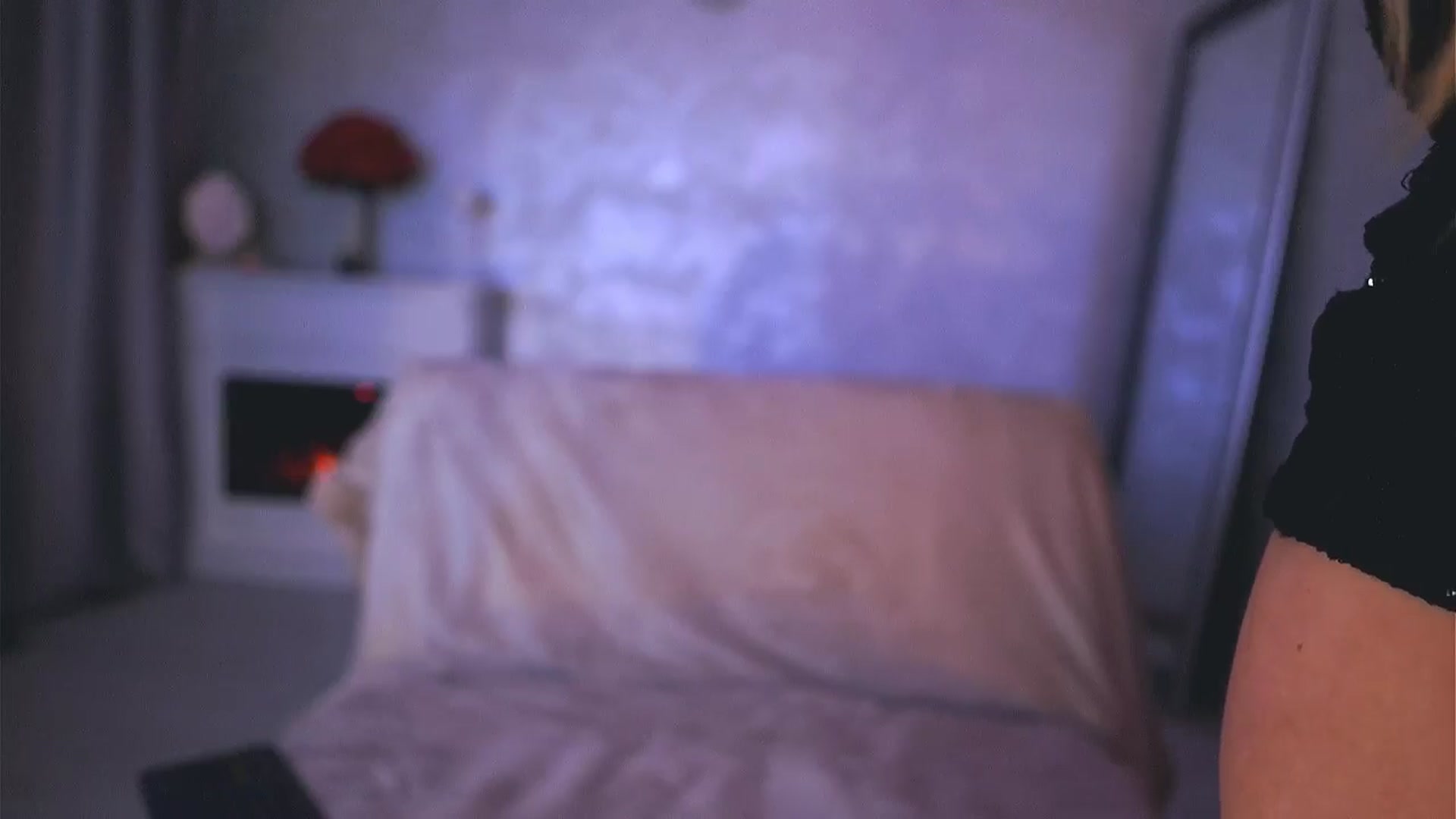 Gallery image thumbnail from Anna_Brown's myfreecams stream on, 04/22/2026, 09:35 image 9 of 20