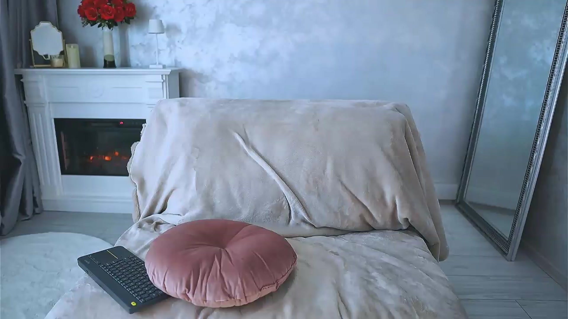 Gallery image thumbnail from Anna_Brown's myfreecams stream on, 08/16/2026, 14:18 image 19 of 20