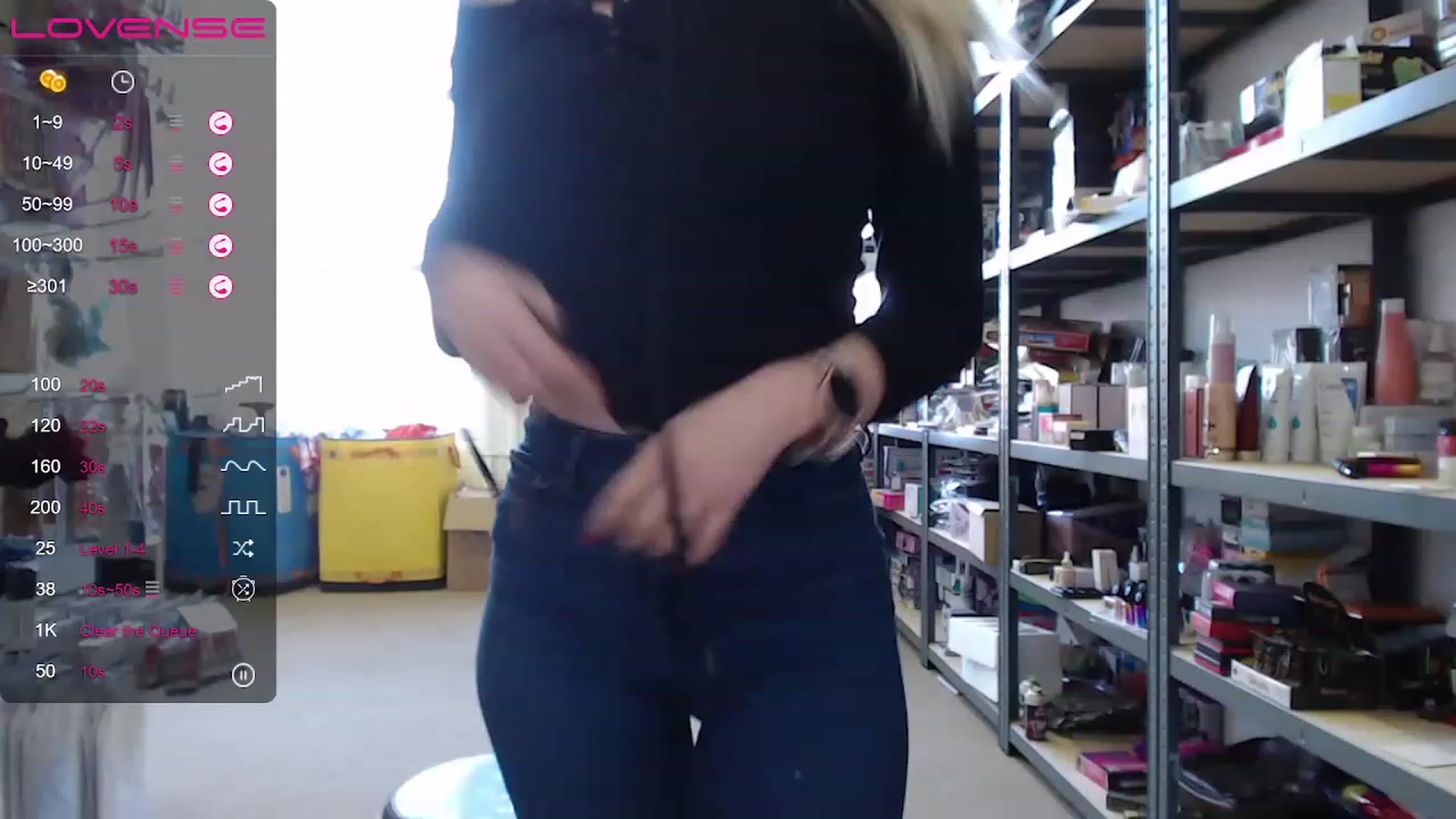 Gallery image thumbnail from Anna_E's myfreecams stream on, 11/28/2022, 11:39 image 16 of 20