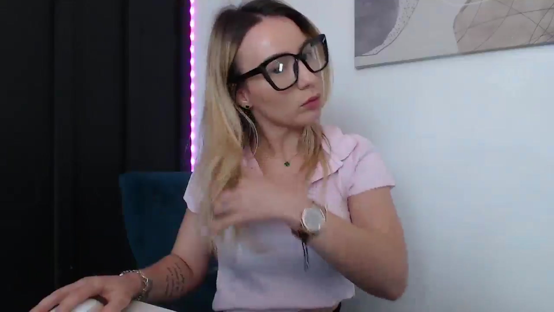 Gallery image thumbnail from Anna_E's myfreecams stream on, 10/16/2025, 10:09 image 11 of 20