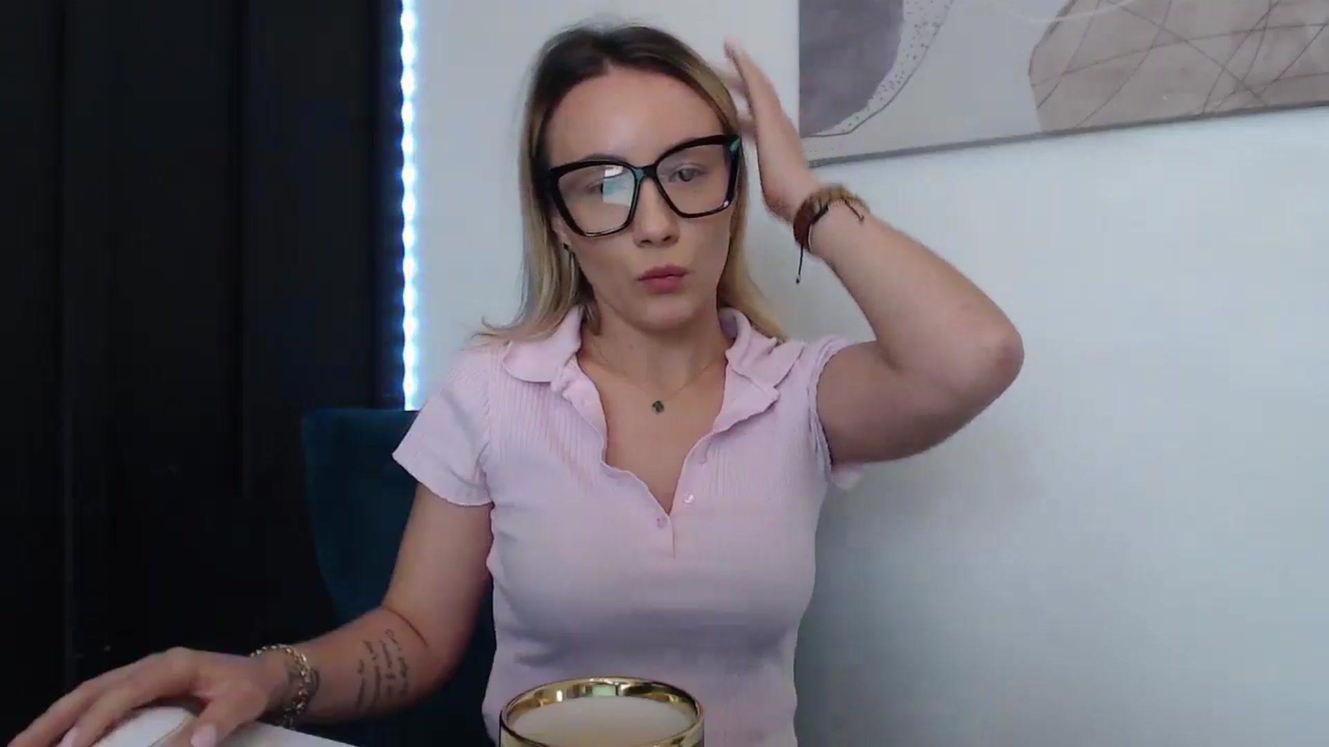 Gallery image thumbnail from Anna_E's myfreecams stream on, 10/16/2025, 10:09 image 6 of 20